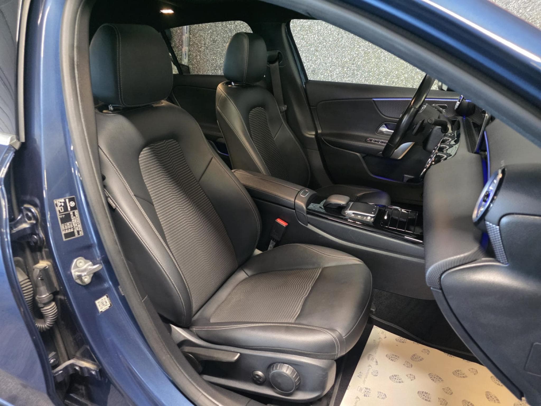 Mercedes A 250 e Plug in PROGRESSIVE LINE PANO CUIR NAVI 1 HAND (2022) - Photo 14