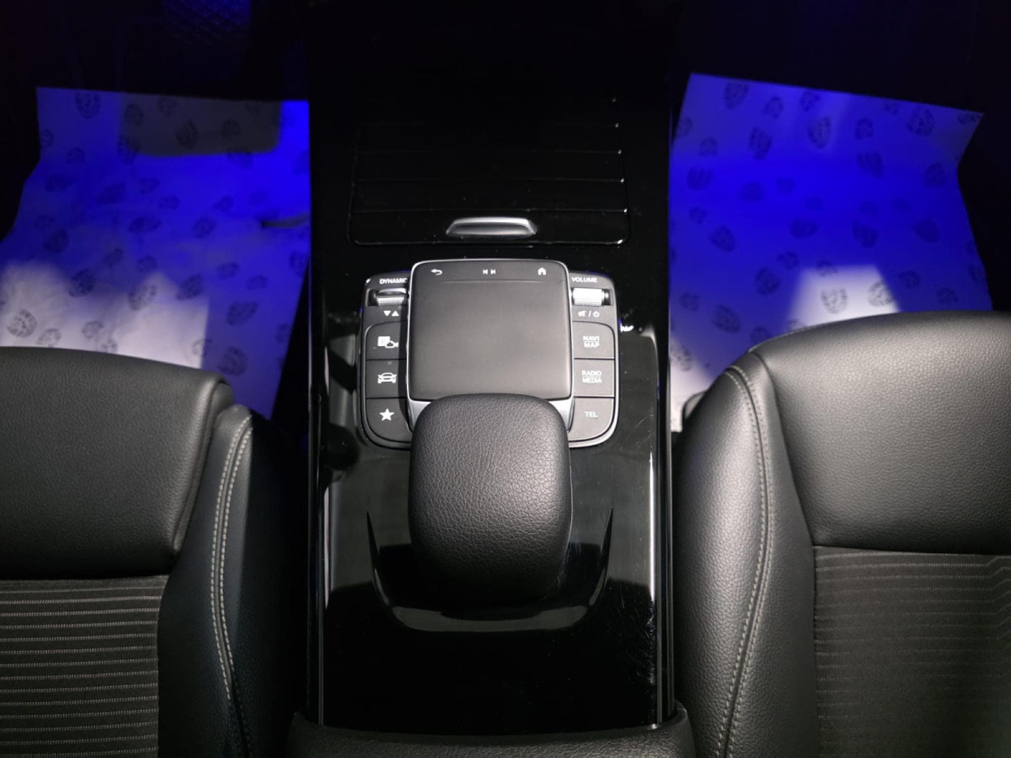 Mercedes A 250 e Plug in PROGRESSIVE LINE PANO CUIR NAVI 1 HAND (2022) - Photo 20