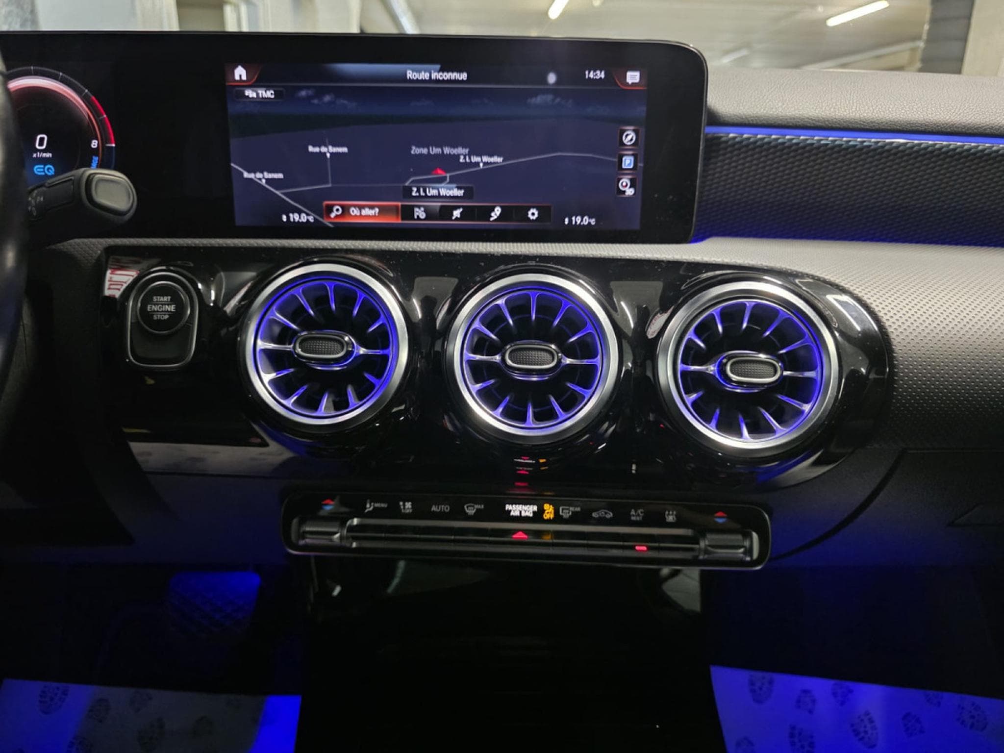 Mercedes A 250 e Plug in PROGRESSIVE LINE PANO CUIR NAVI 1 HAND (2022) - Photo 22