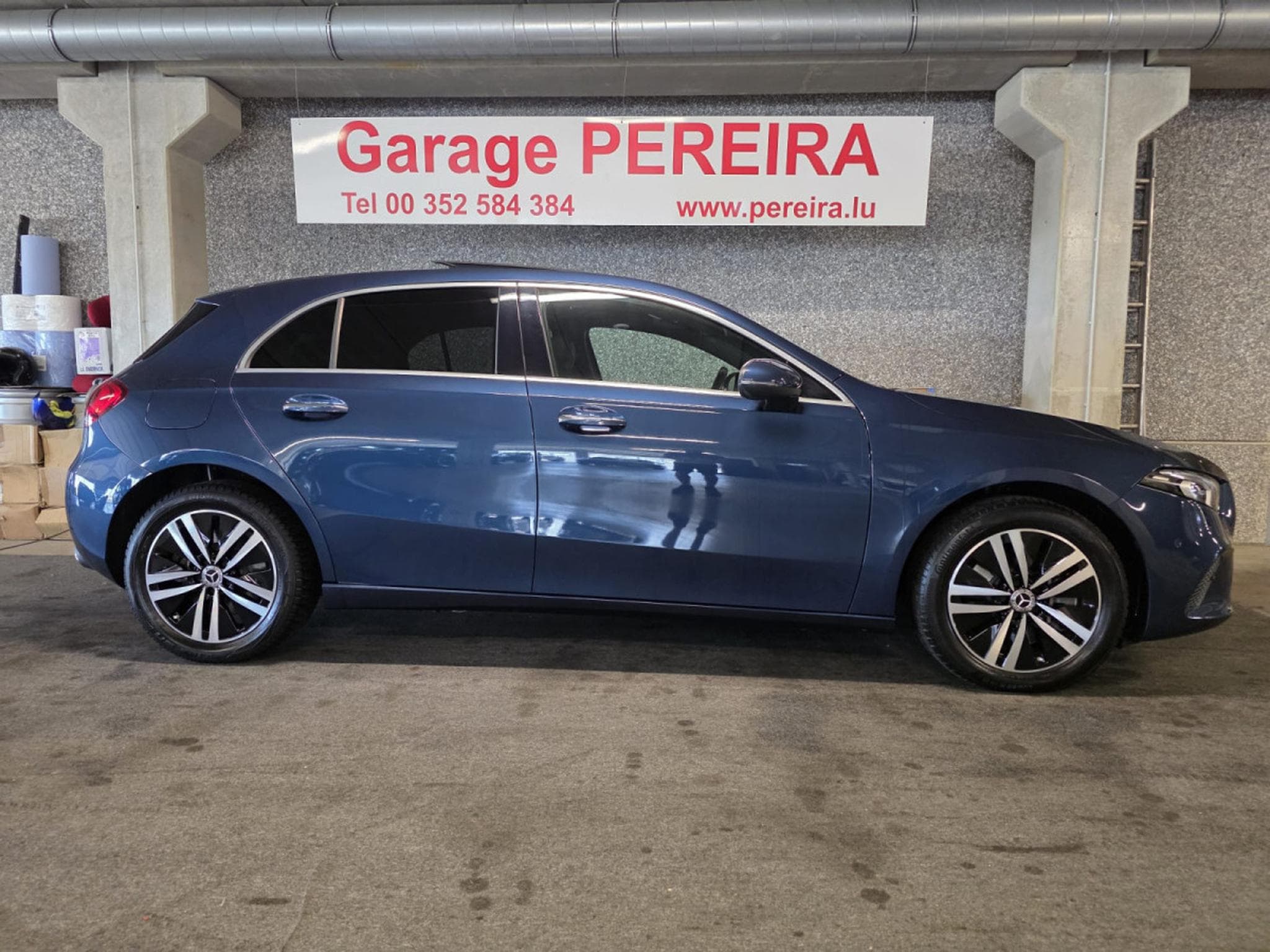 Mercedes A 250 e Plug in PROGRESSIVE LINE PANO CUIR NAVI 1 HAND (2022) - Photo 3