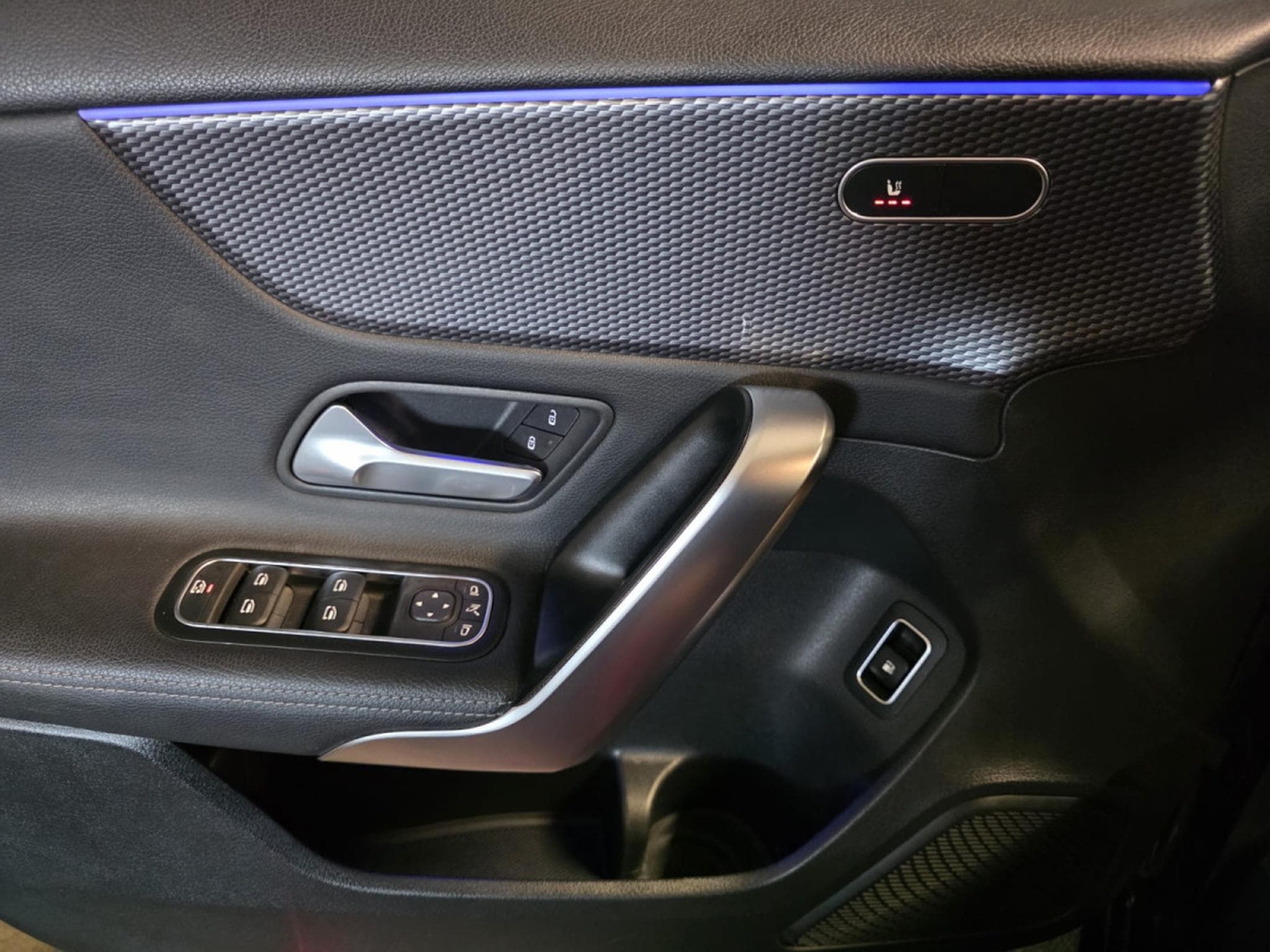 Mercedes A 250 e Plug in PROGRESSIVE LINE PANO CUIR NAVI 1 HAND (2022) - Photo 9
