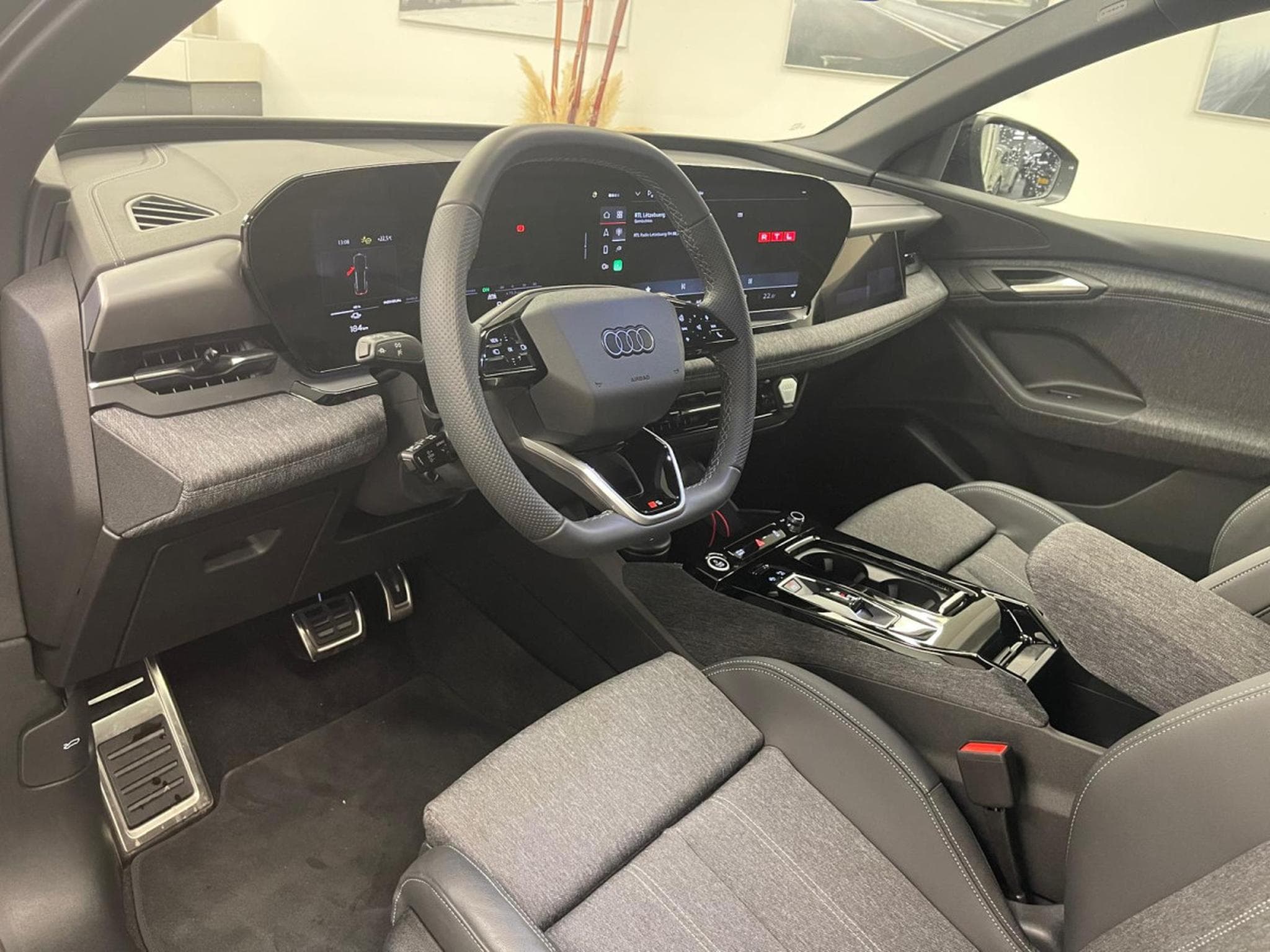 Audi Q6 e-tron S line 252 CH / 185 kW (2025) - Photo 4