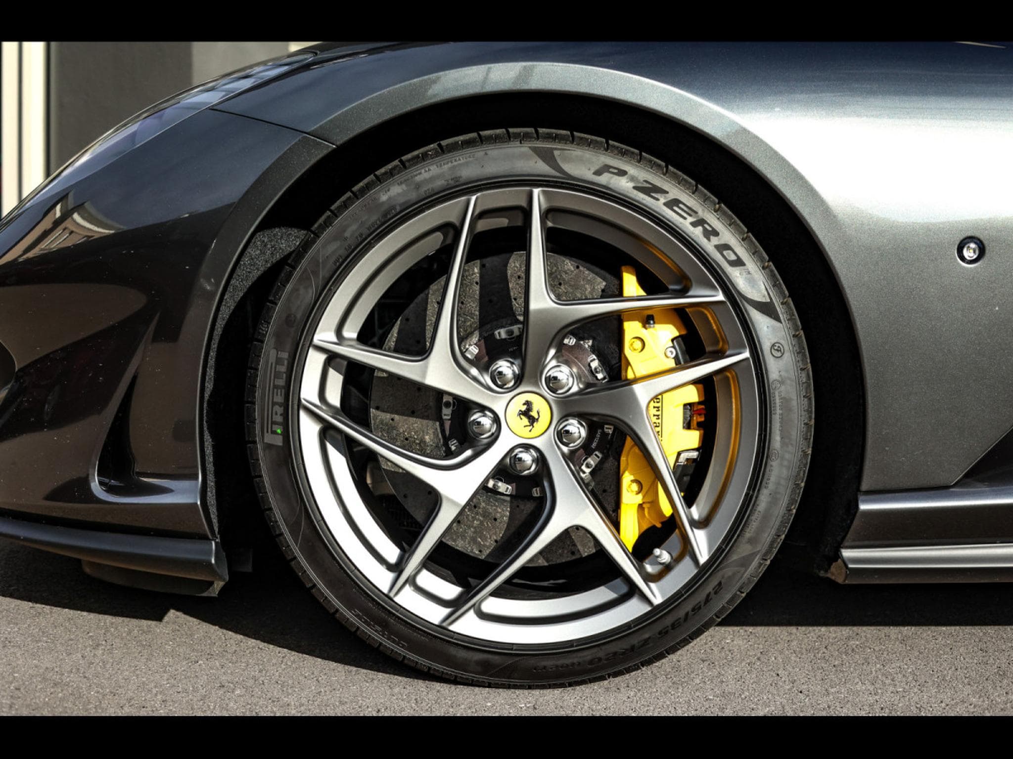 Ferrari 812 Superfast 6.5 V12 - GRIGIO SILVERSTONE 740 – FERRARI WARRANT (2020) - Photo 10