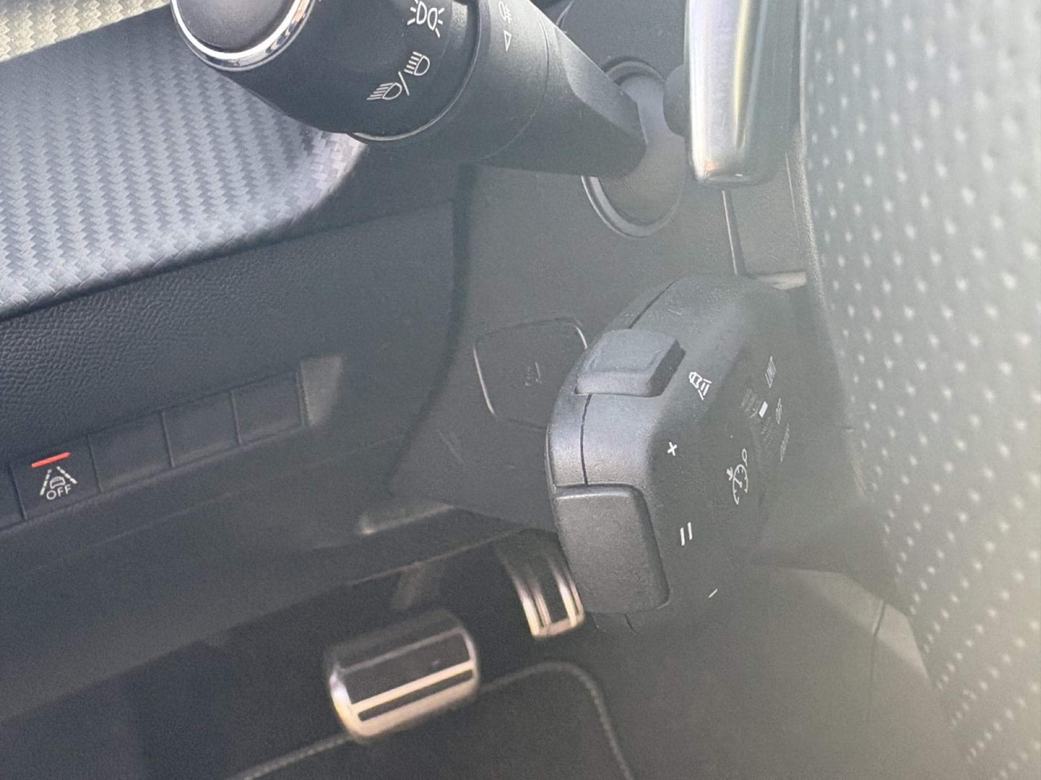 Peugeot 2008 1.5 HDI 130 GT EAT8 * GARANTIE 36 MOIS * (2023) - Photo 11