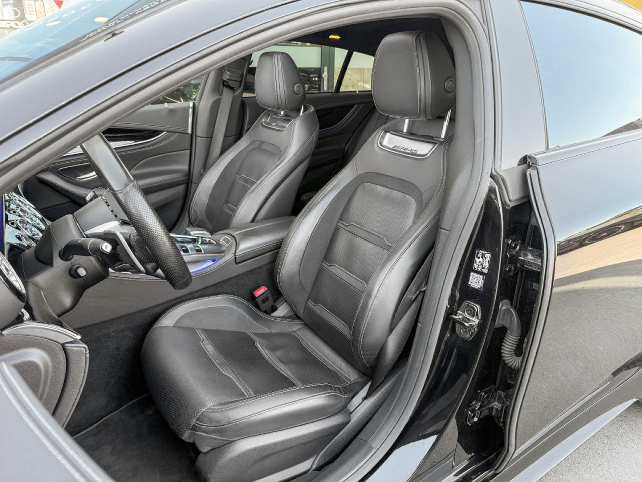 Mercedes AMG GT 4-Door GT53 4-Door / 4 MATIC/ RIDE CONTROL/ 360°/ AMG PERFORMANCE (2022) - Photo 10