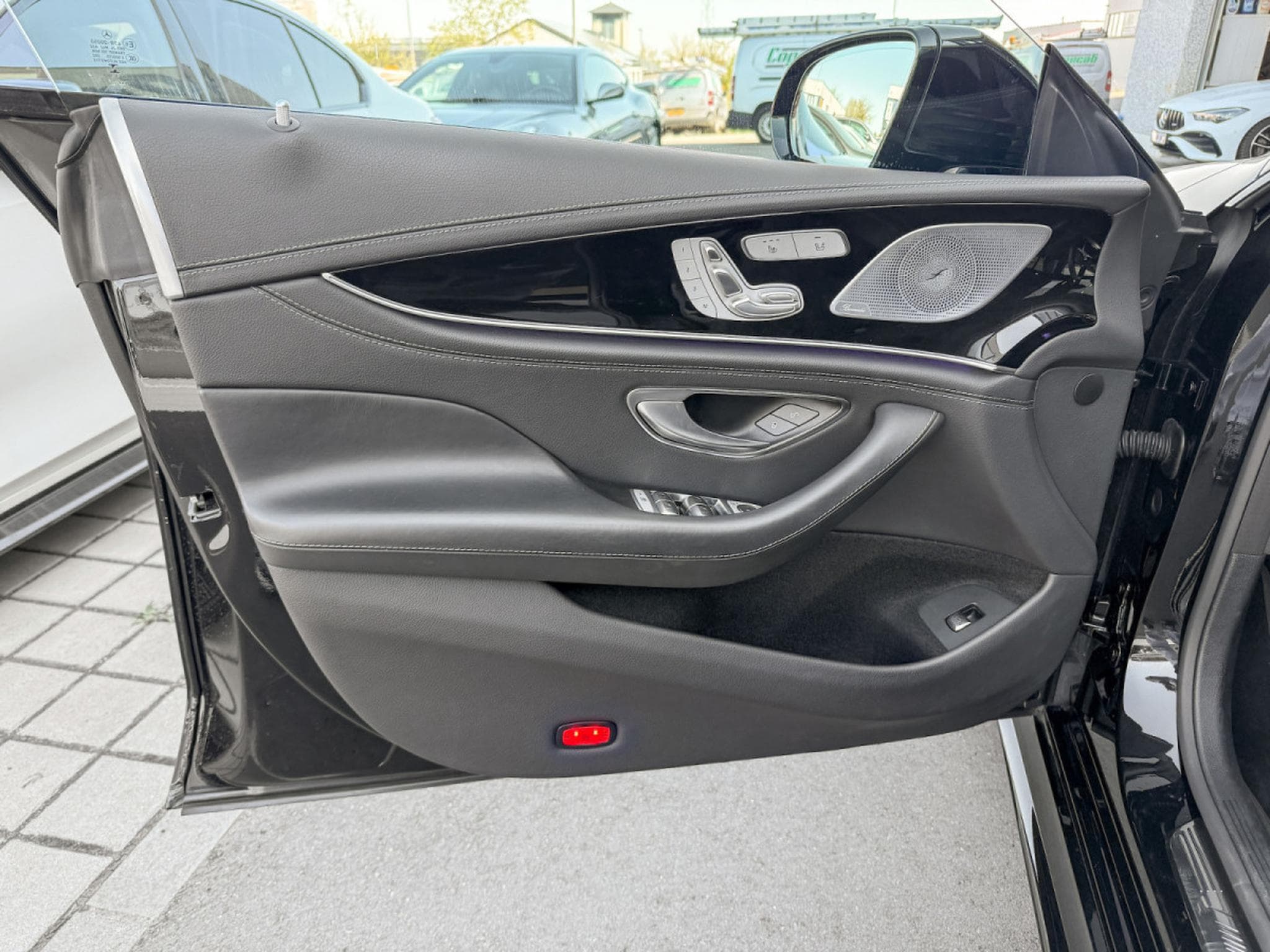 Mercedes AMG GT 4-Door GT53 4-Door / 4 MATIC/ RIDE CONTROL/ 360°/ AMG PERFORMANCE (2022) - Photo 12