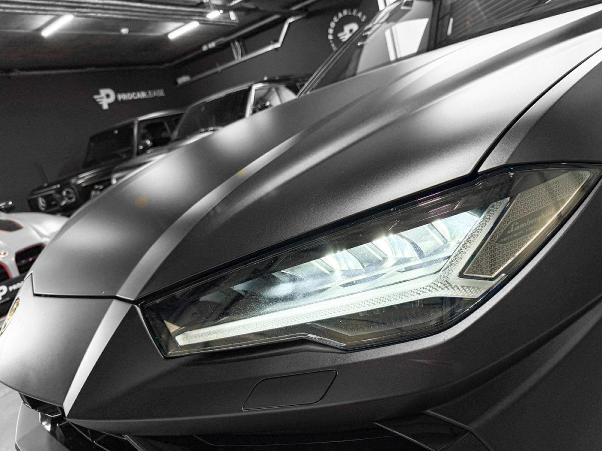 Lamborghini Urus 4.0 V8 Auto./PANO/22/360°/HUD/CARBON/VOLL (2021) - Photo 20