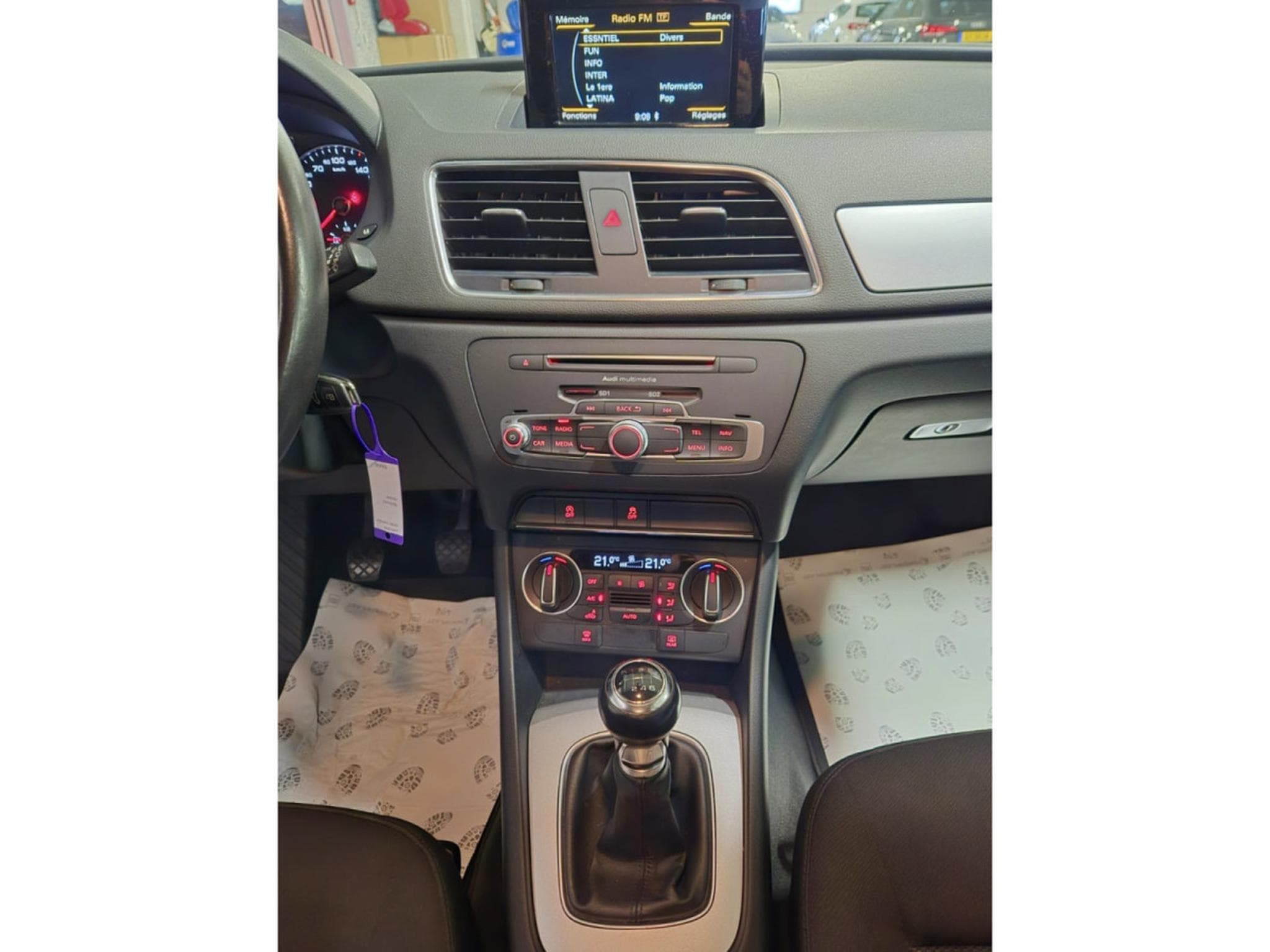 Audi Q3 2.0 TDI 150 BI-XENON NAVI (2015) - Photo 9