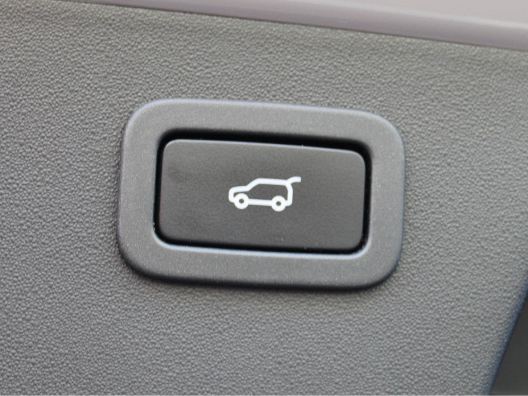Jaguar E-Pace D 180 AWD R-DYNAMIC PANO CUIR NAVI (2020) - Photo 17