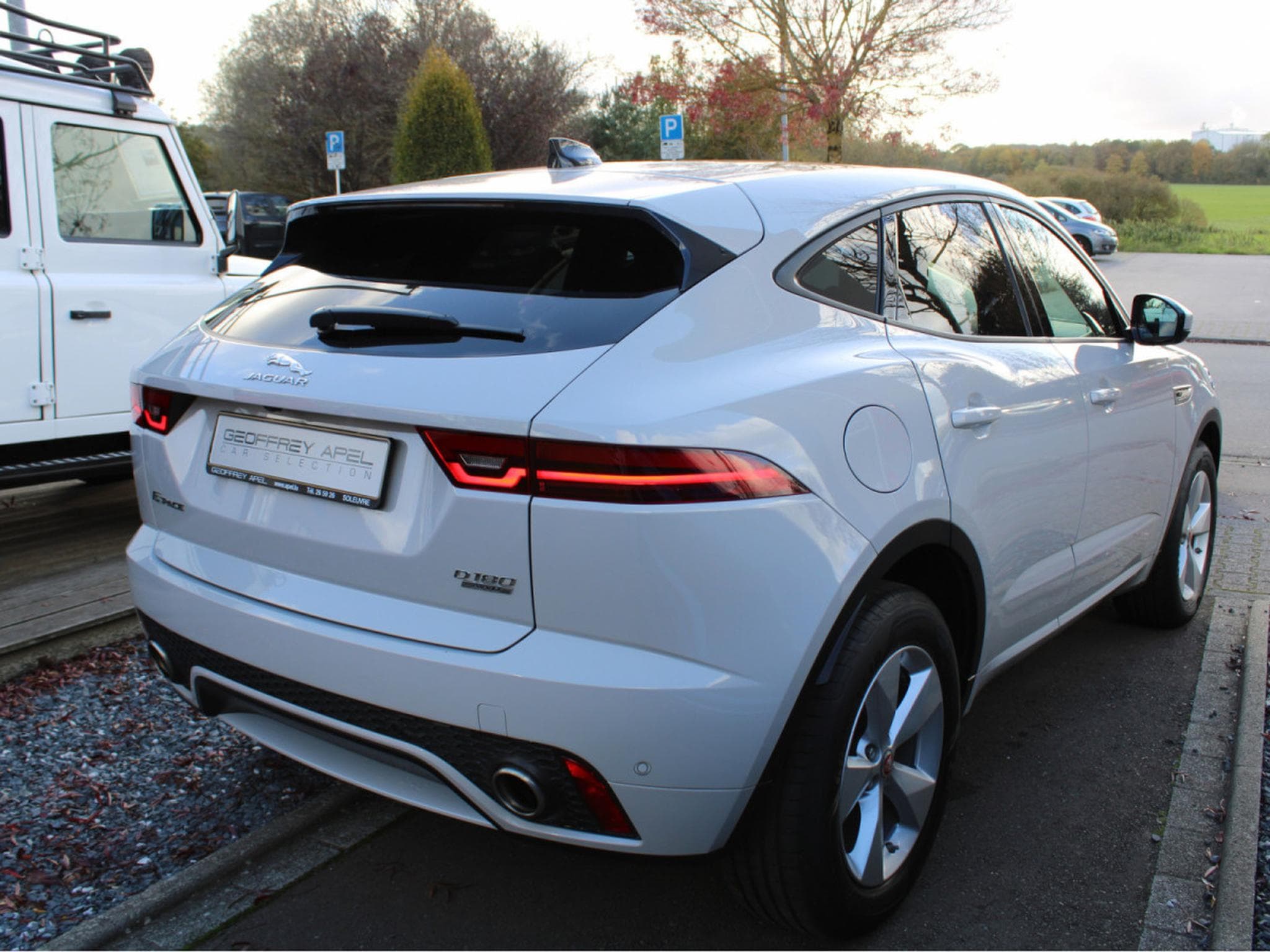 Jaguar E-Pace D 180 AWD R-DYNAMIC PANO CUIR NAVI (2020) - Photo 3