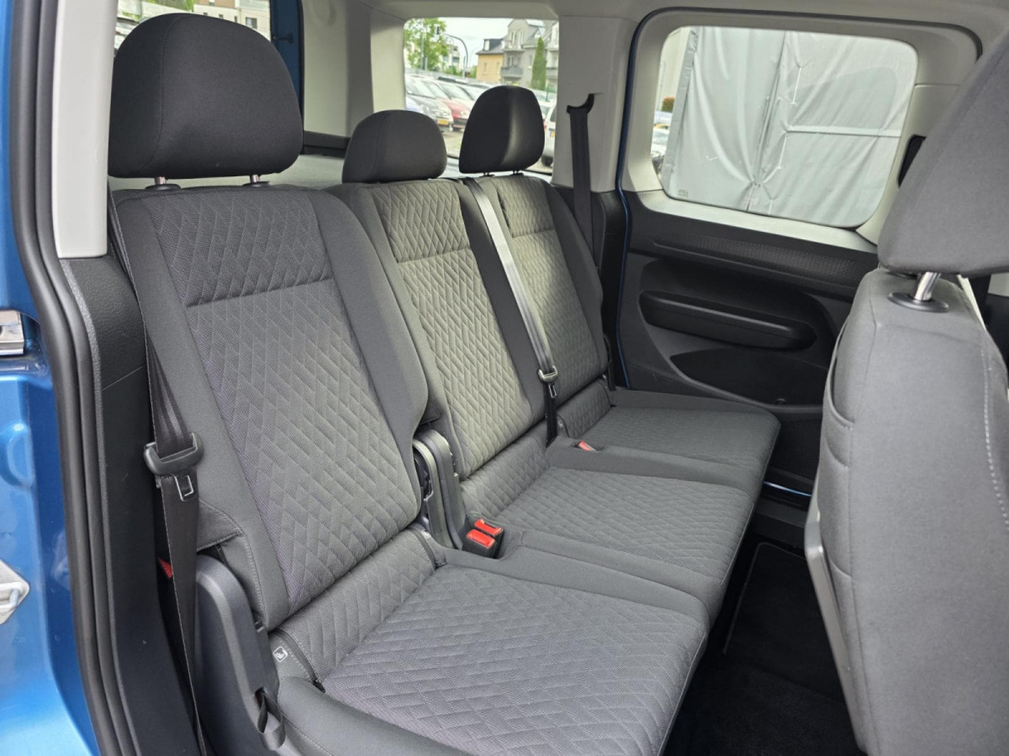 VW Caddy 1.5 TSI DSG LIFE 5 SITZE PANO NAVI 1 HAND (2021) - Photo 7
