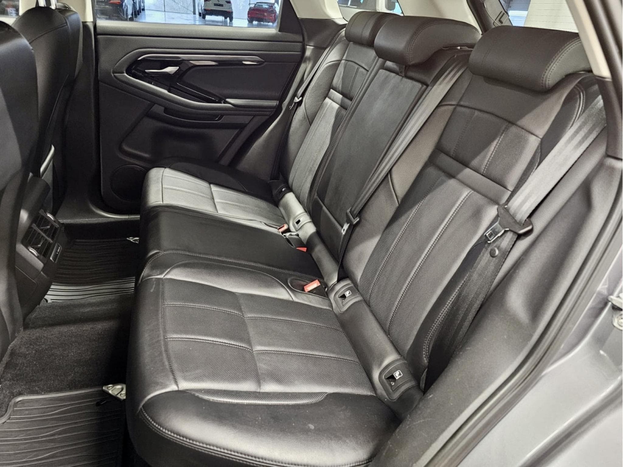 Land-Rover Range Rover Evoque D 150 S CUIR NAVI 1 HAND (2020) - Photo 6