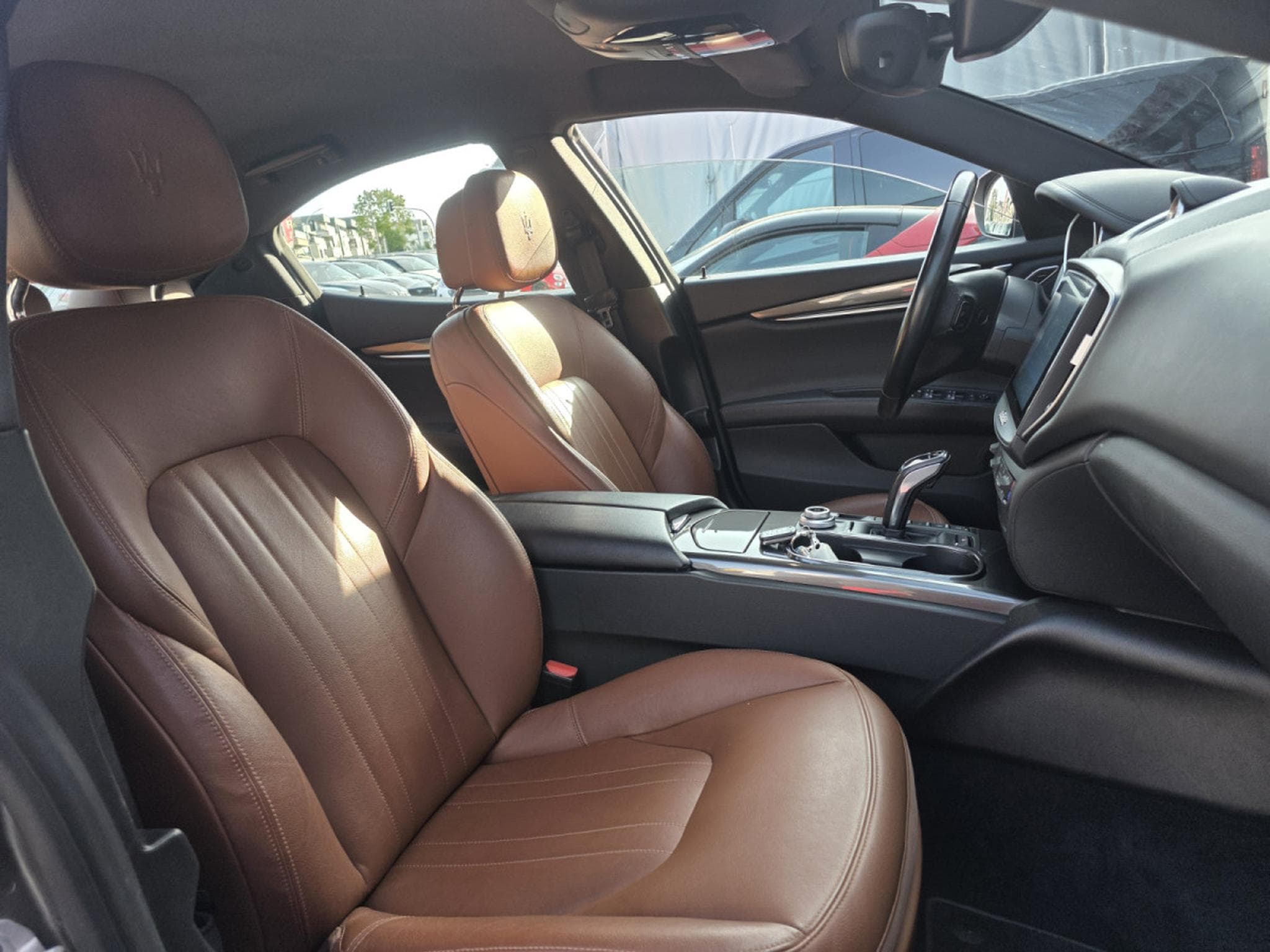 Maserati Ghibli 3.0 V6 SQ4 FACELIFT CUIR NAVI 430CV/PS (2020) - Photo 5