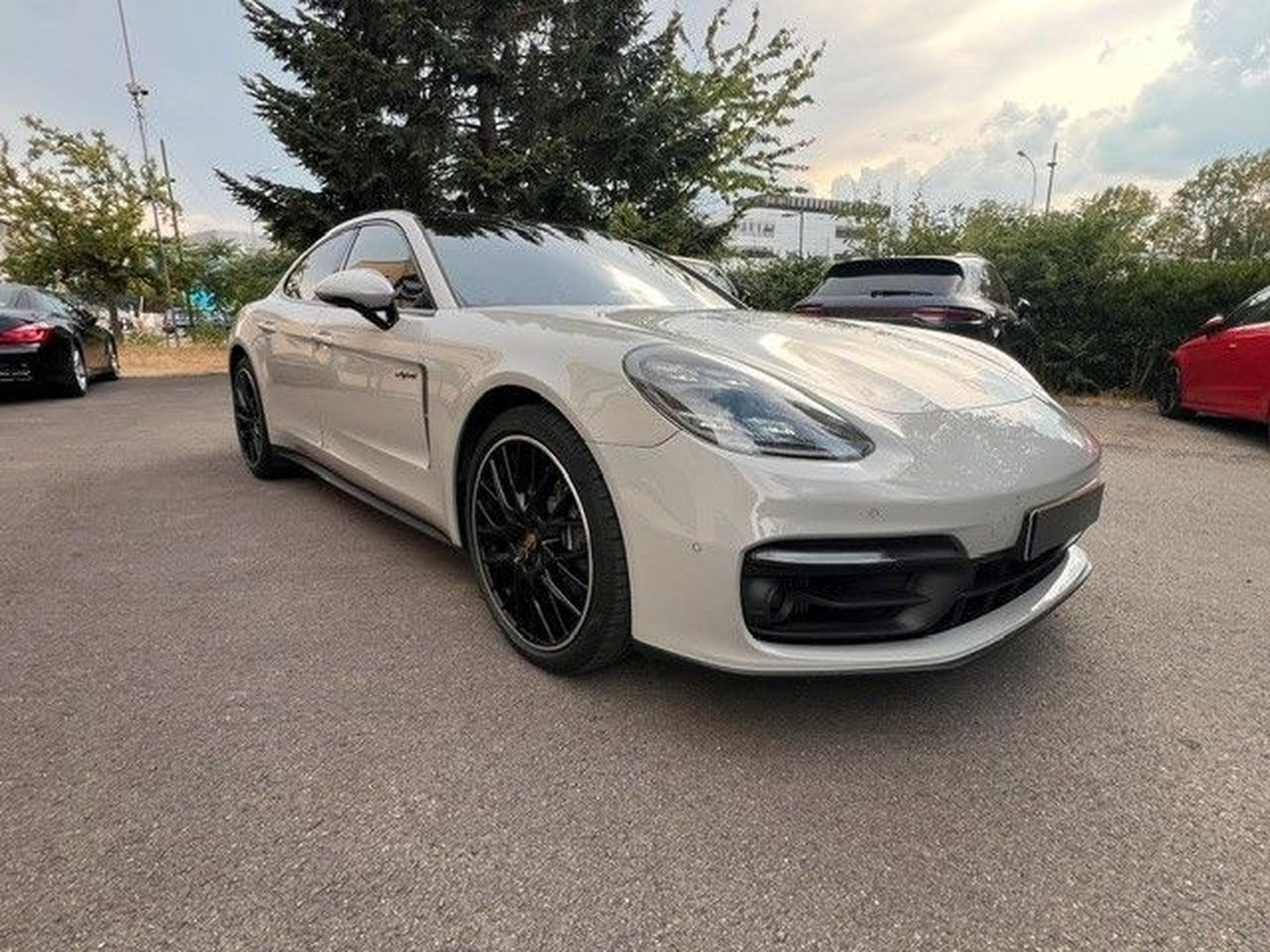 Porsche Panamera 4 E-Hybrid Platinum Edition (2022) - Photo 20