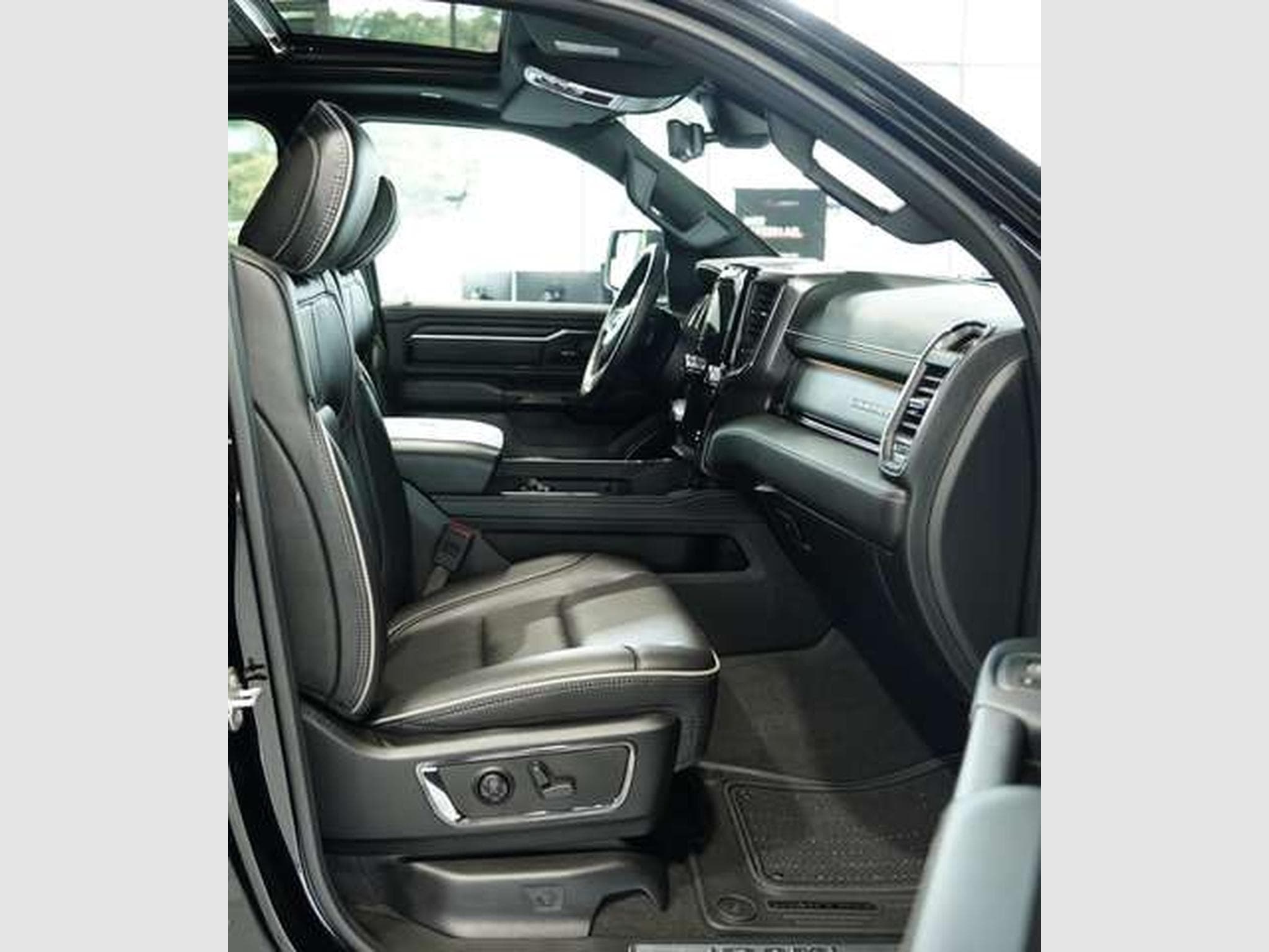Dodge RAM 1500 Limited 4X4 1.H*Gas-Anlage *360° *GSD (2024) - Photo 19