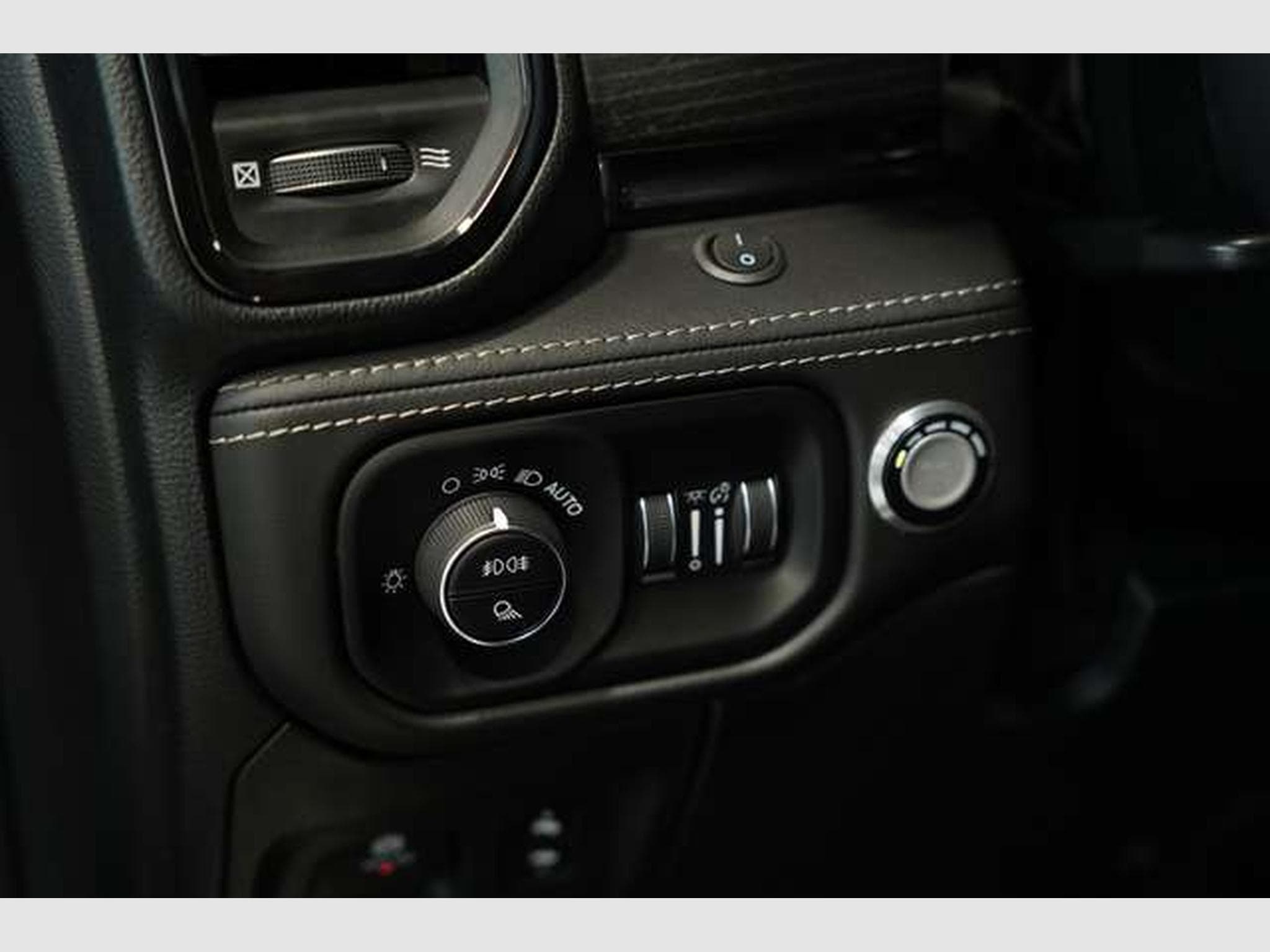 Dodge RAM 1500 Limited 4X4 1.H*Gas-Anlage *360° *GSD (2024) - Photo 30