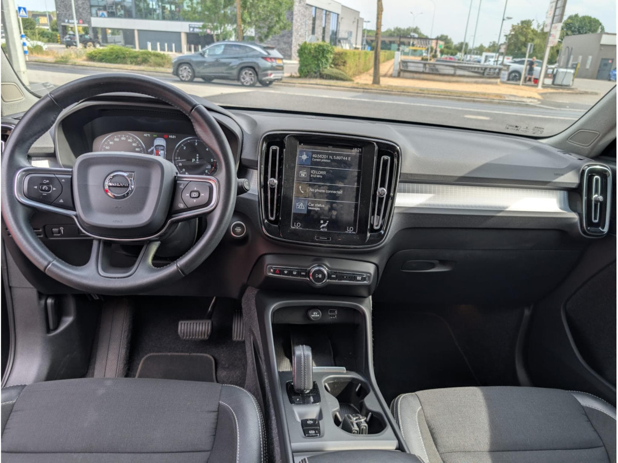 Volvo XC40 D3 MOMENTUM AUTOMATIQUE 2.0D 150 (2019) - Photo 5