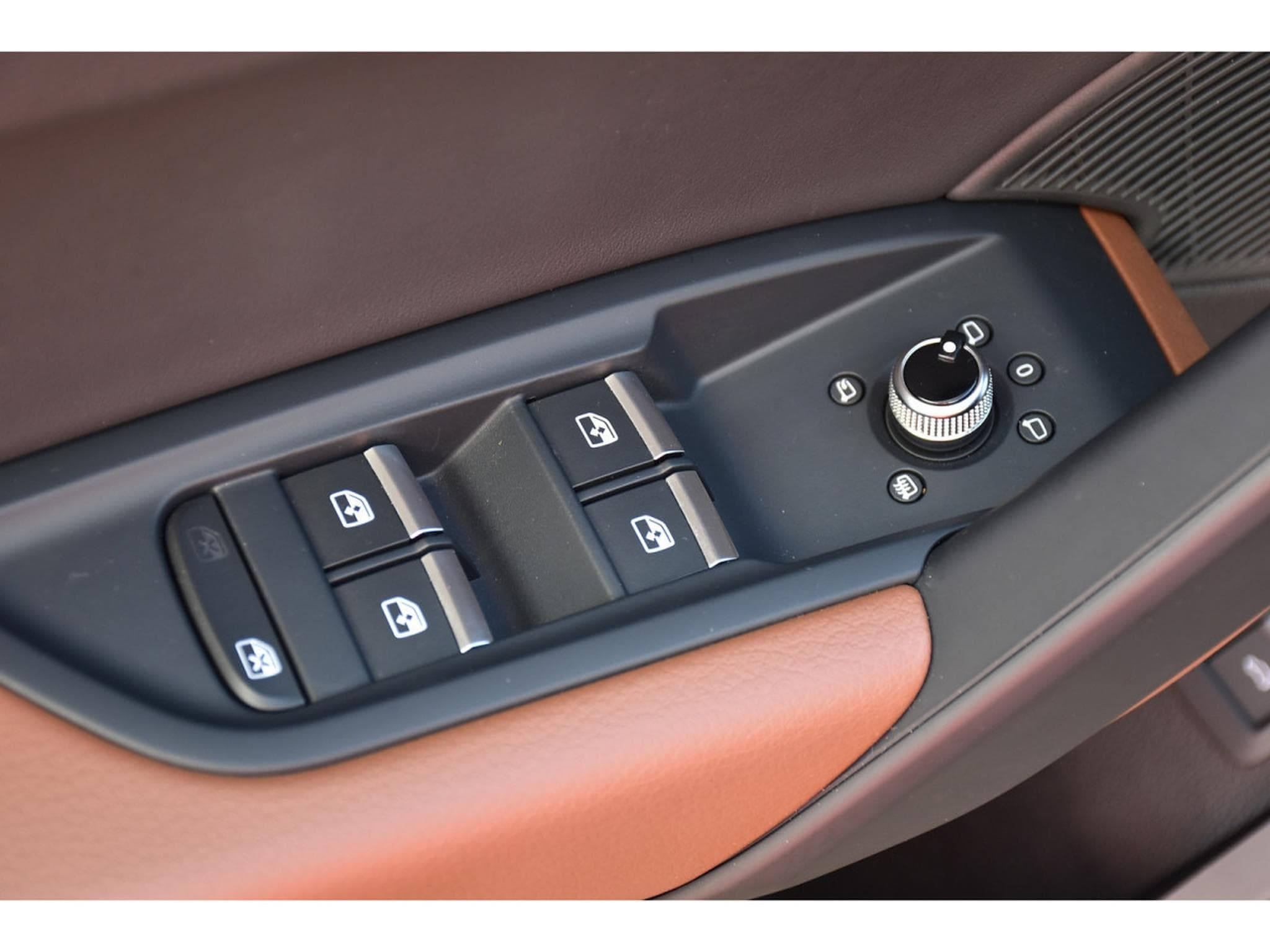 Audi Q5 40 TDI Quattro Advanced S-Tronic CUIR MEMO ACC SIDE B&O 1° M (2023) - Photo 23