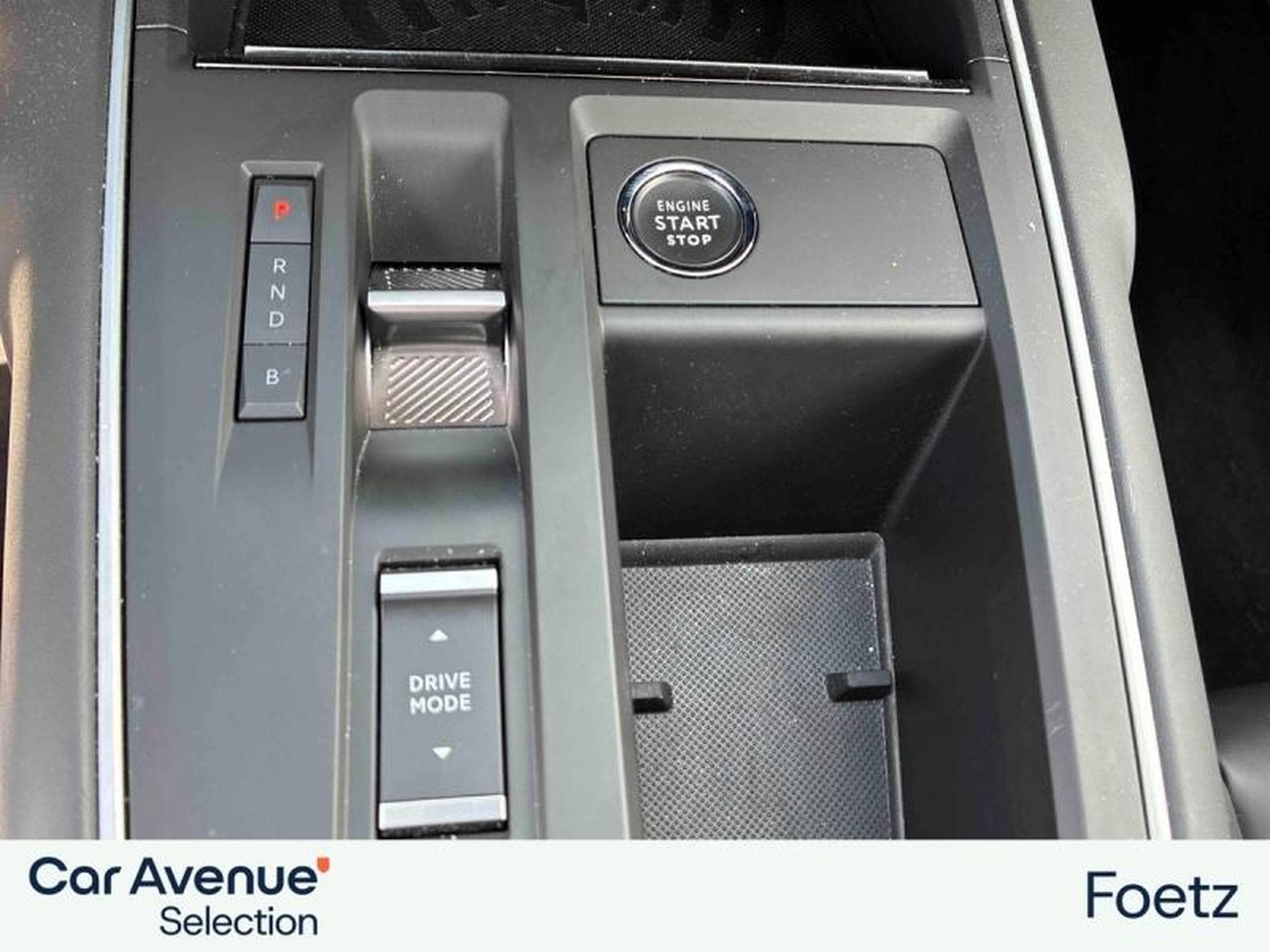 CITROEN C5 Aircross Hybrid rechargeable 225ch Shine Pack ë-EAT8 (2023) - Photo 10