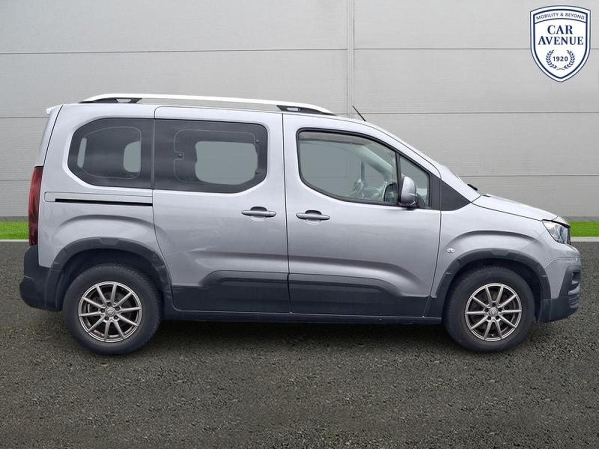 PEUGEOT Rifter 1.2 PureTech 130ch S&S Standard Allure Pack EAT8 (2021) - Photo 5