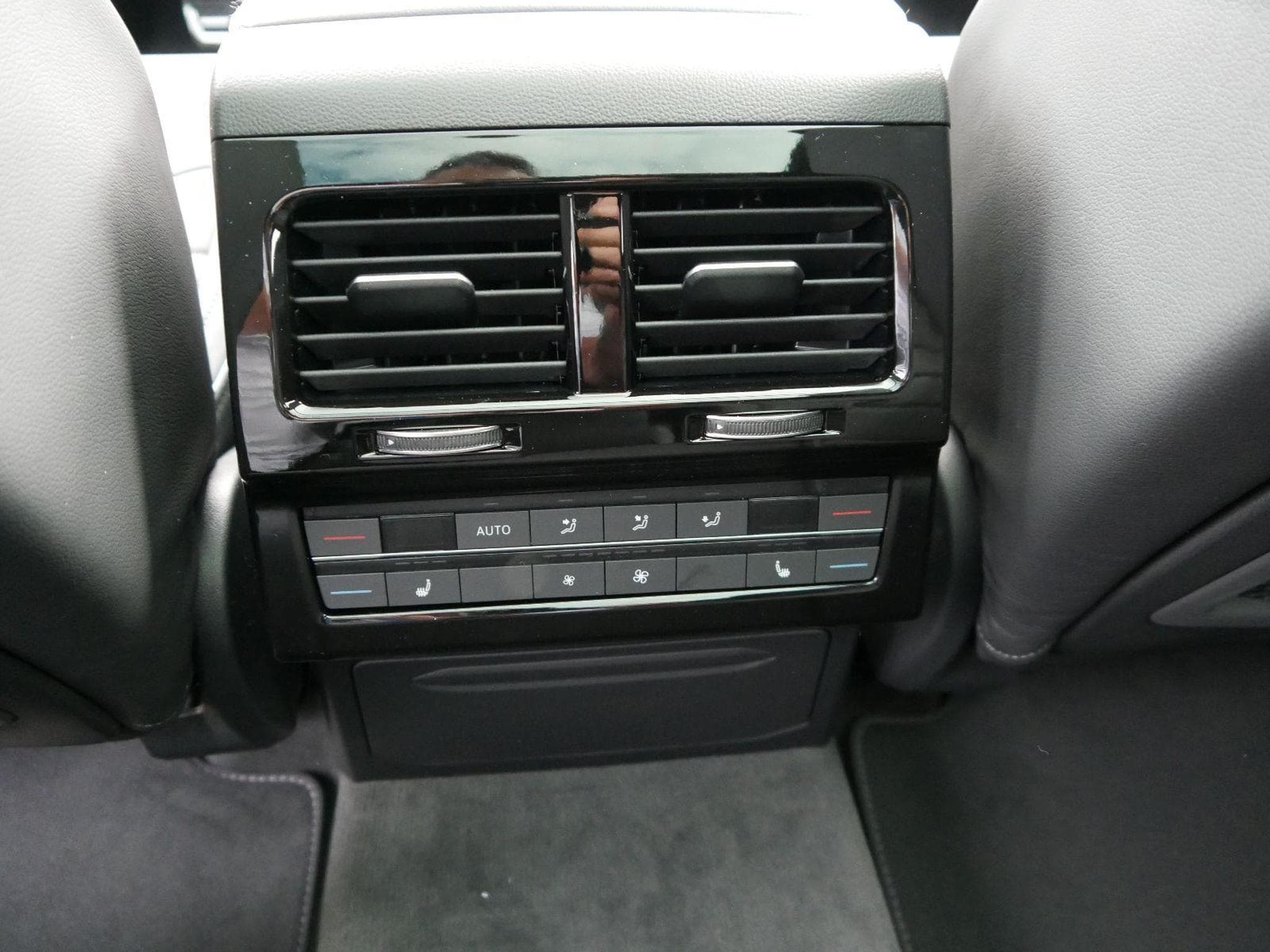 VW Touareg FINAL-EDITION (2026) - Photo 11