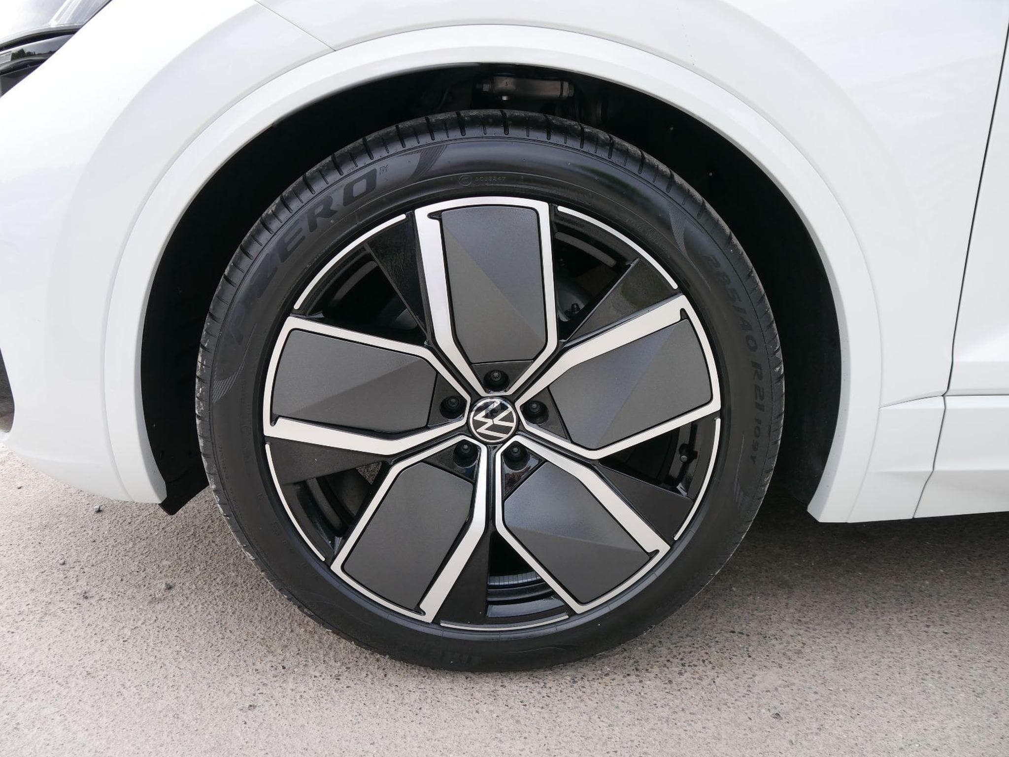 VW Touareg FINAL-EDITION (2026) - Photo 3