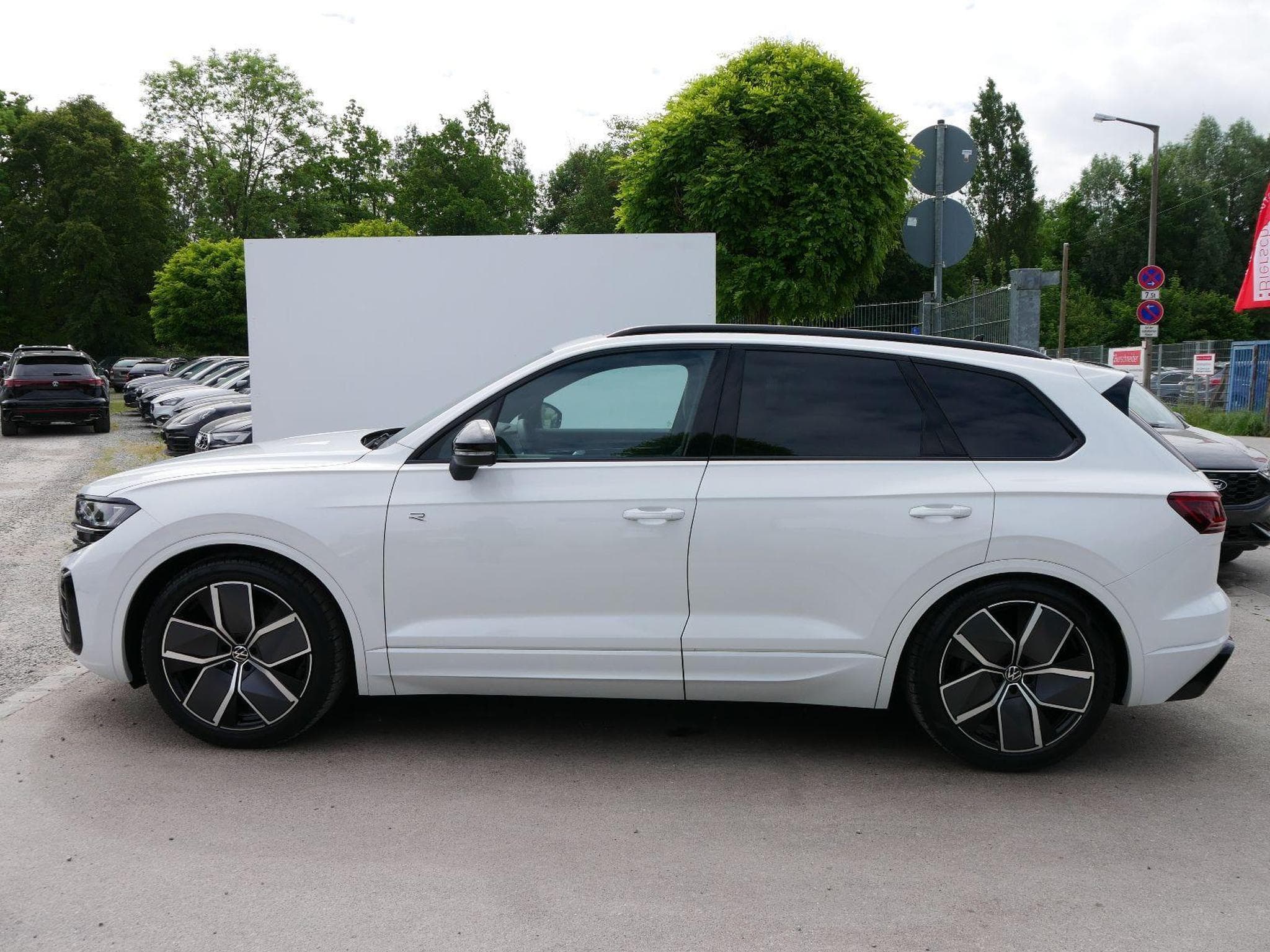 VW Touareg FINAL-EDITION (2026) - Photo 4