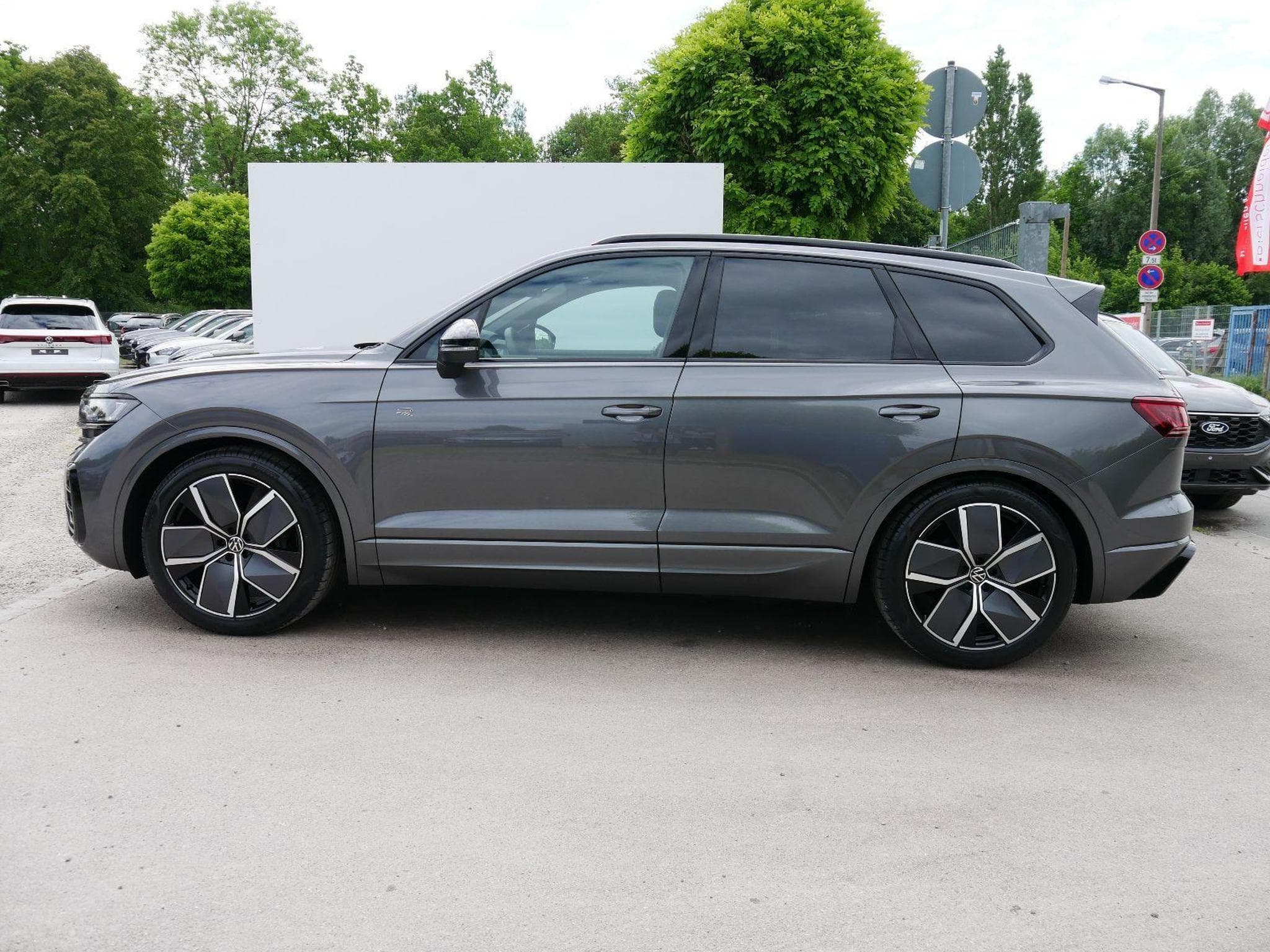 VW Touareg FINAL-EDITION (2026) - Photo 5