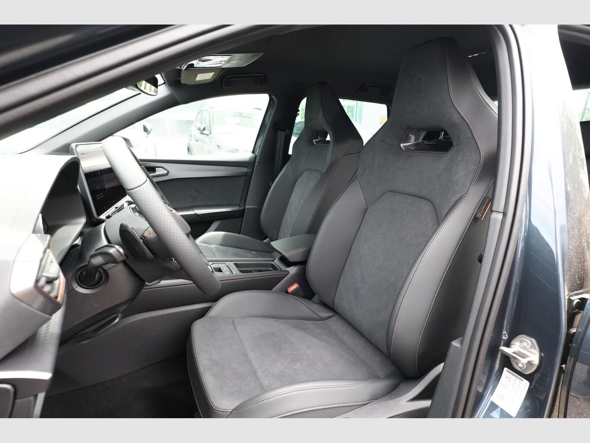 Cupra Leon DSG IntelliD Nav (2026) - Photo 6