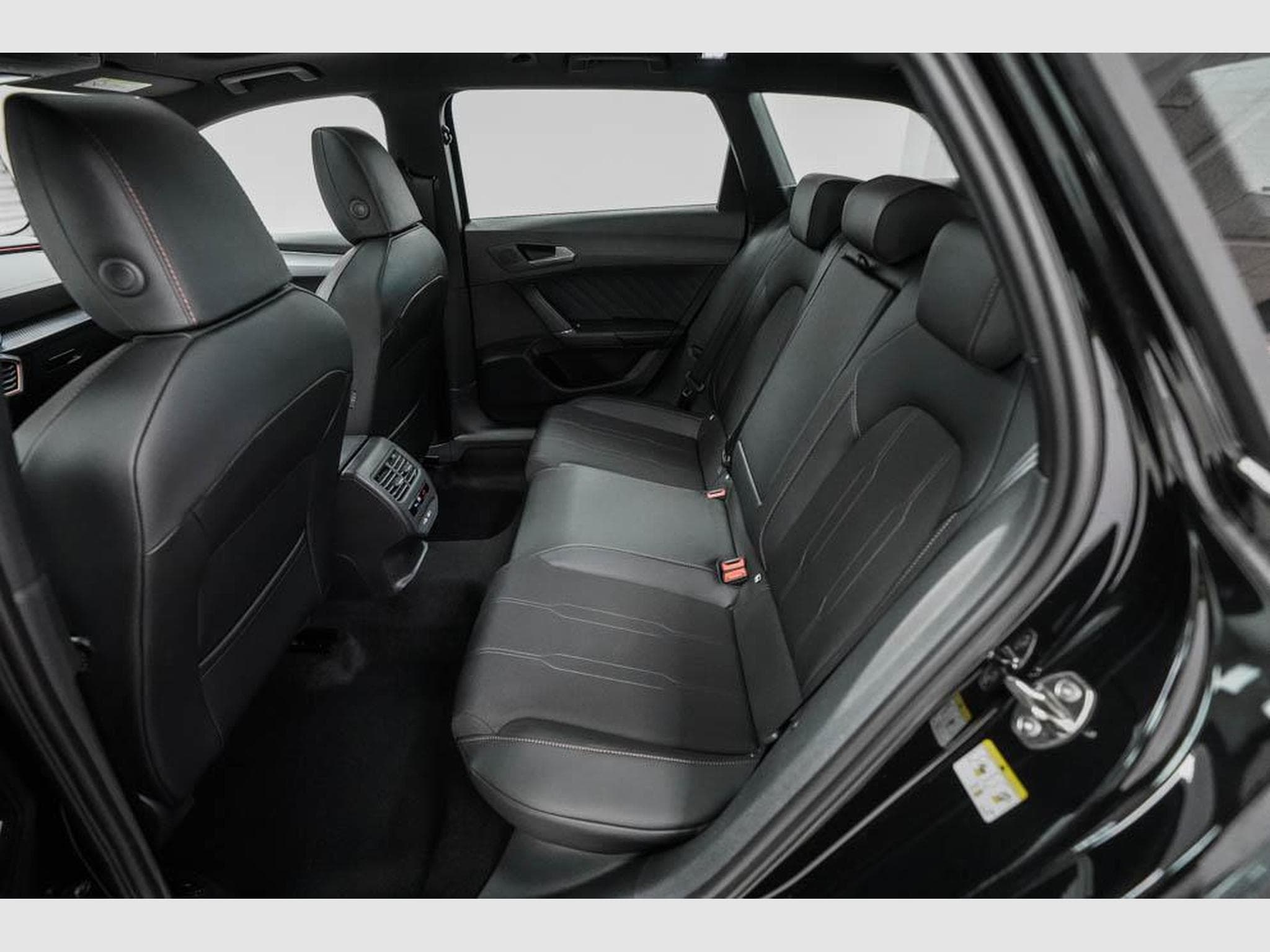 Cupra Leon ST 1,5 eTSI (2026) - Photo 16