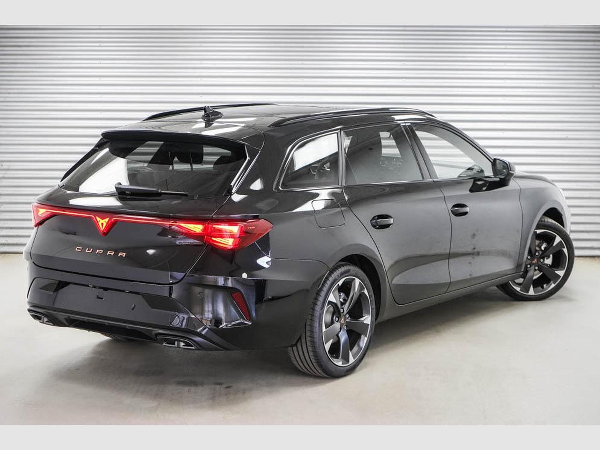 Cupra Leon ST 1,5 eTSI (2026) - Photo 3