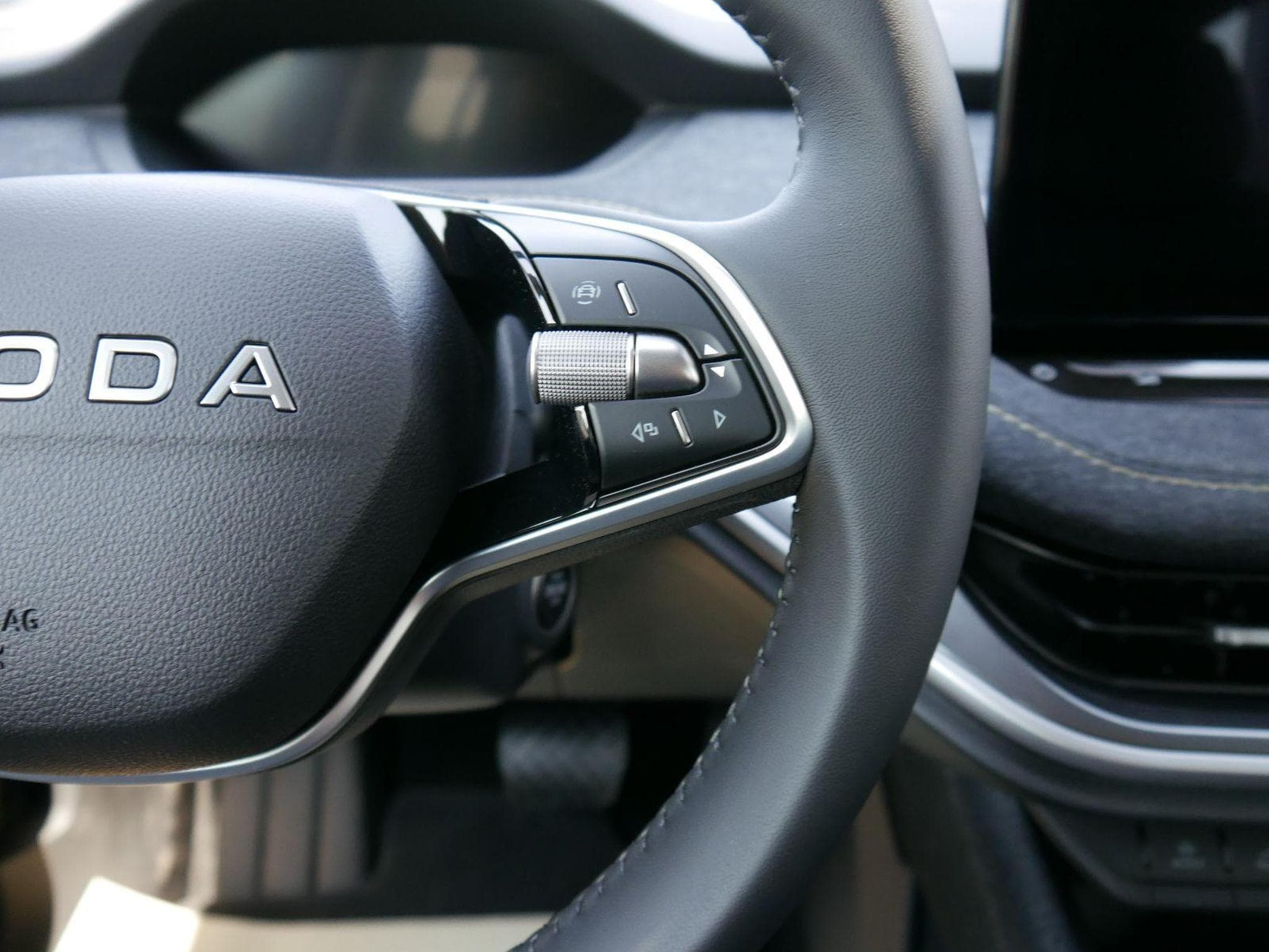 Skoda Elroq 60*ACC*PDC*LED*SHZ*KAMERA*TEMPOMAT*KLIMA*SMARTLINK*EL-HECKKL (2026) - Photo 14