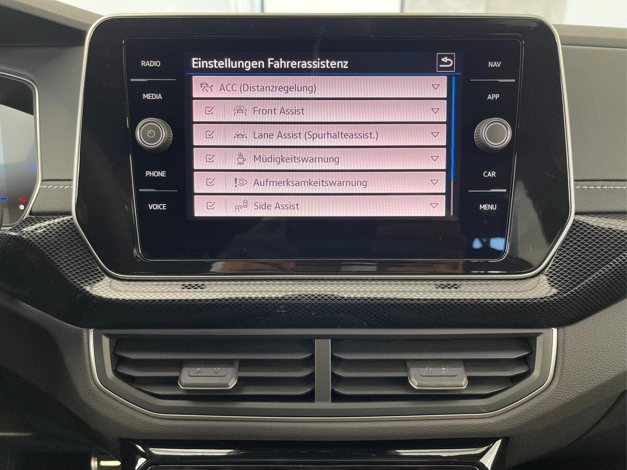 VW T-Cross R-Line (2026) - Photo 10