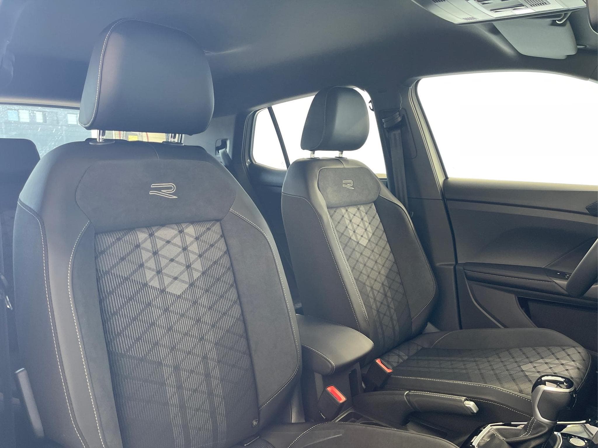 VW T-Cross R-Line (2026) - Photo 13
