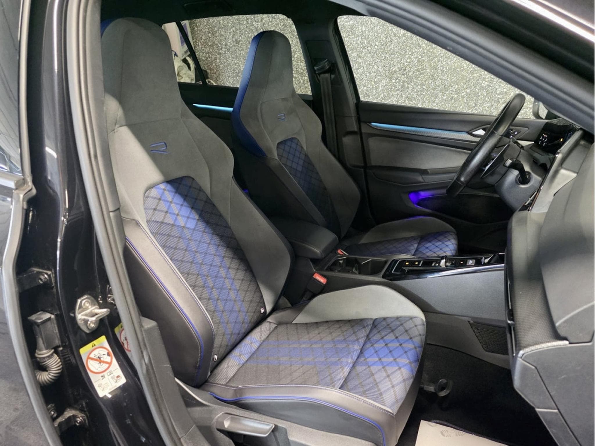 VW Golf R 2.0 TSI 320 4MOTION HARMAN KARDON IQ-LIGHT NAVI (2022) - Photo 4