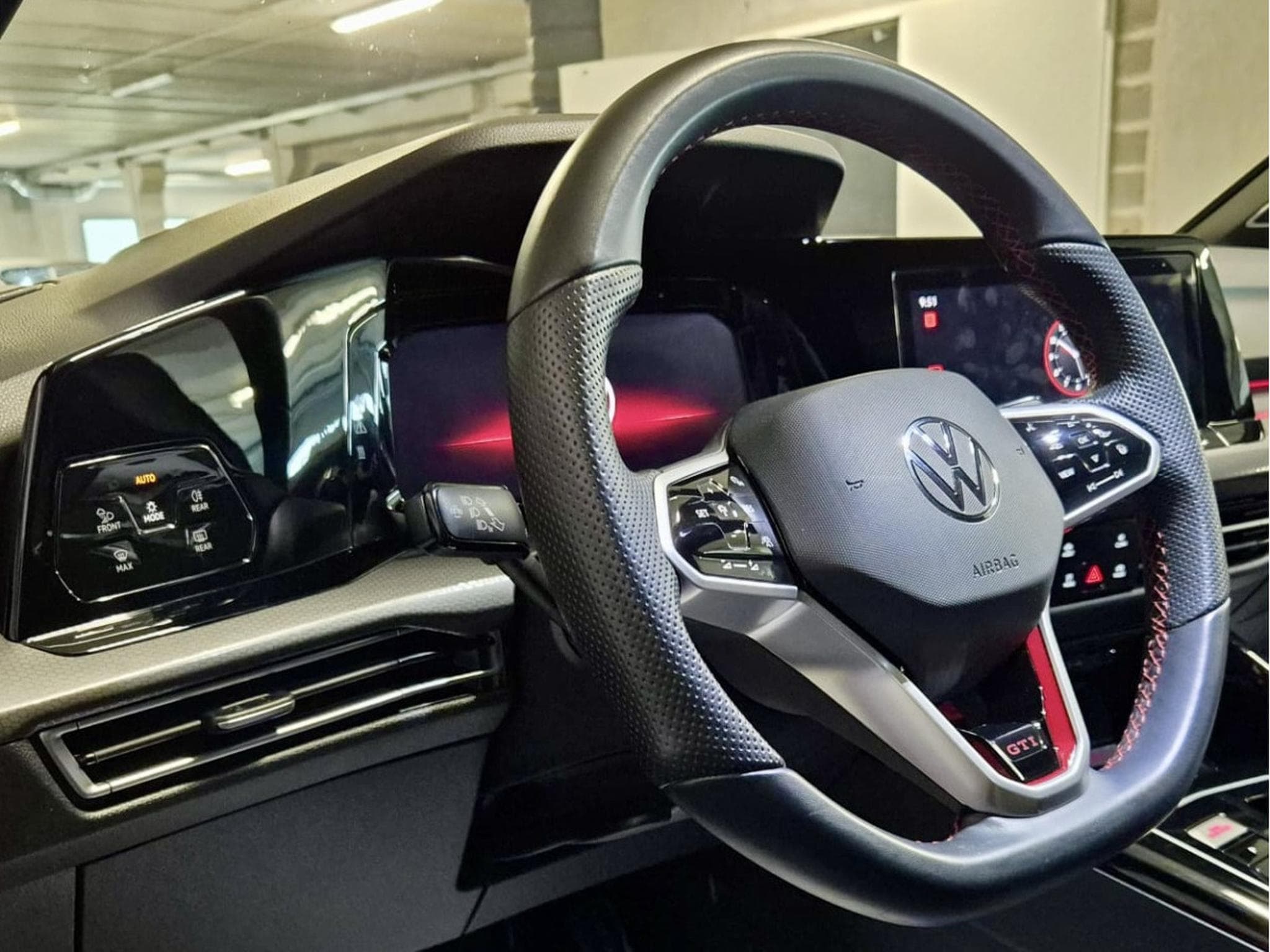 VW Golf GTI 2.0 TSI 300 CLUBSPORT BLACK STYLE HEAD UP HARMAN KARDON (2023) - Photo 12