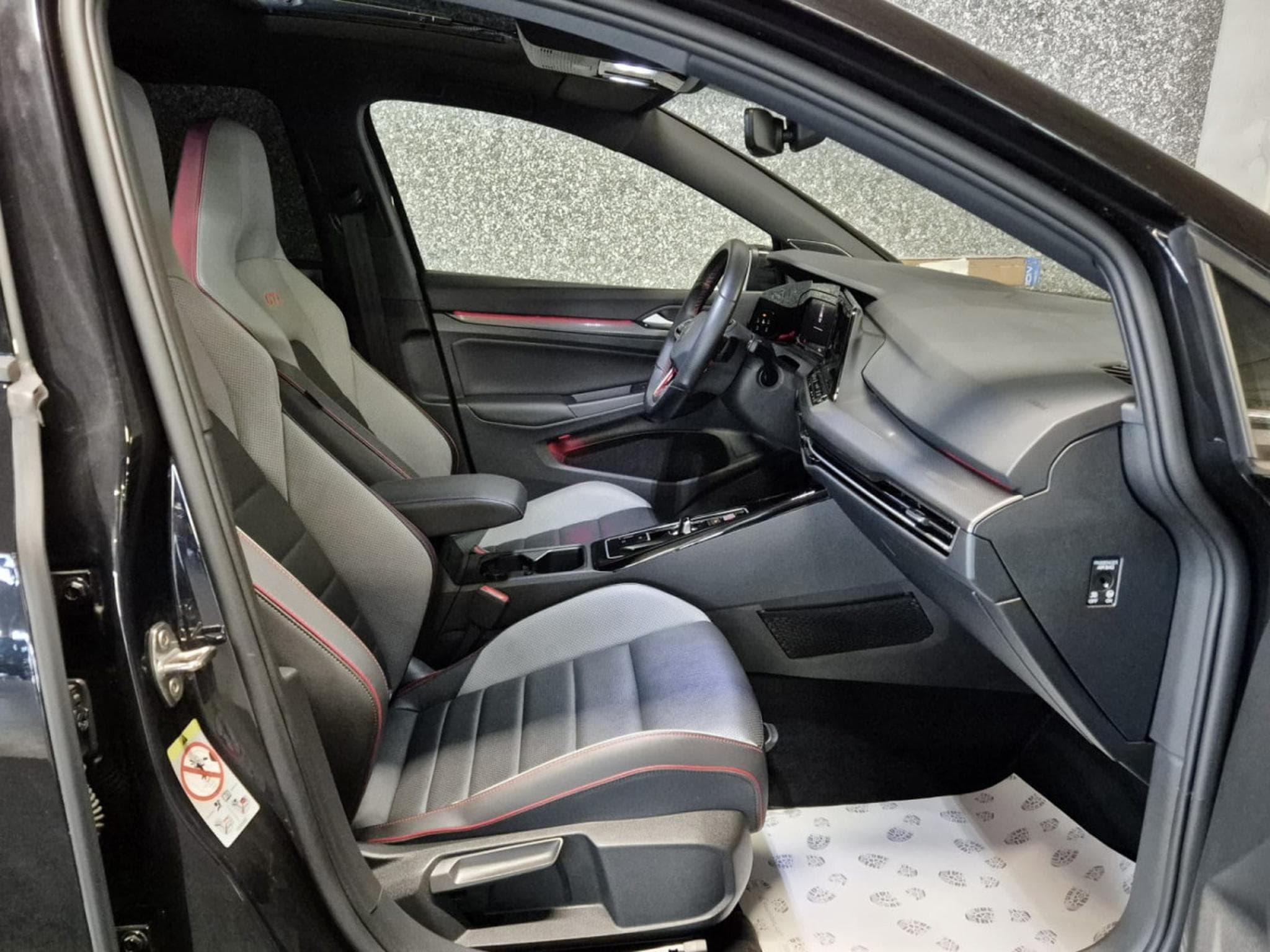 VW Golf GTI 2.0 TSI 300 CLUBSPORT BLACK STYLE HEAD UP HARMAN KARDON (2023) - Photo 4