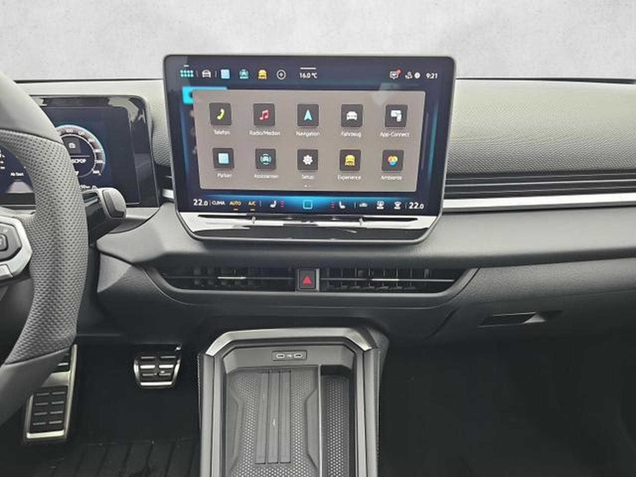 VW T-Roc 1.5 eTSI 110 kW R-Line (2026) - Photo 12