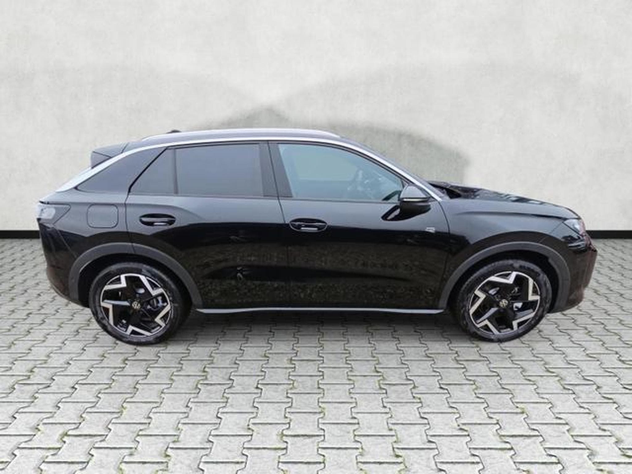 VW T-Roc 1.5 eTSI 110 kW R-Line (2026) - Photo 8