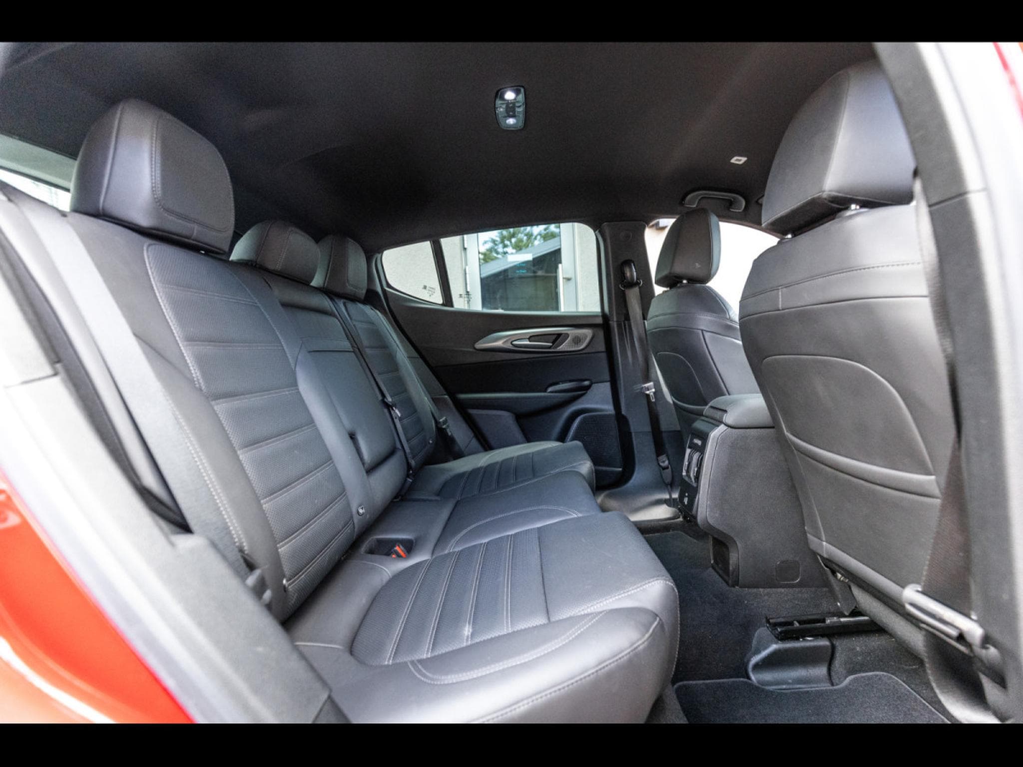 Alfa-Romeo Tonale VELOCE 1.5 MILD-HYBRID TCT – ROSSO ALFA (2023) - Photo 13