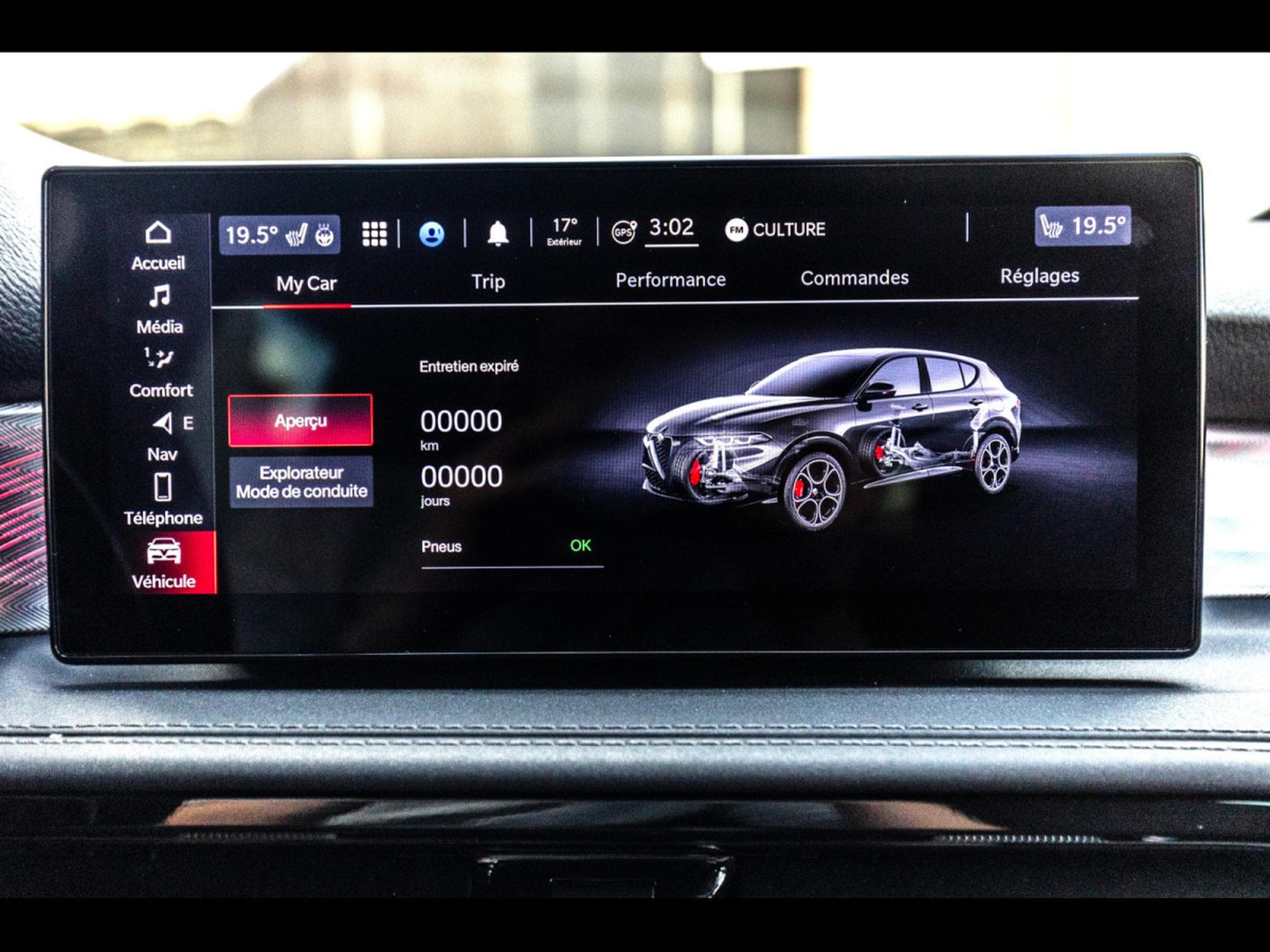 Alfa-Romeo Tonale VELOCE 1.5 MILD-HYBRID TCT – ROSSO ALFA (2023) - Photo 18