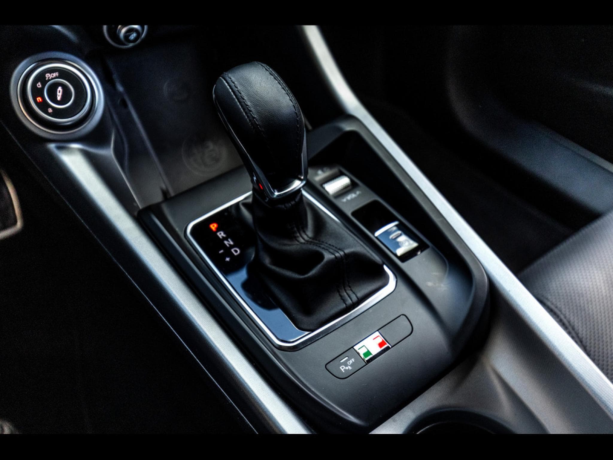 Alfa-Romeo Tonale VELOCE 1.5 MILD-HYBRID TCT – ROSSO ALFA (2023) - Photo 24