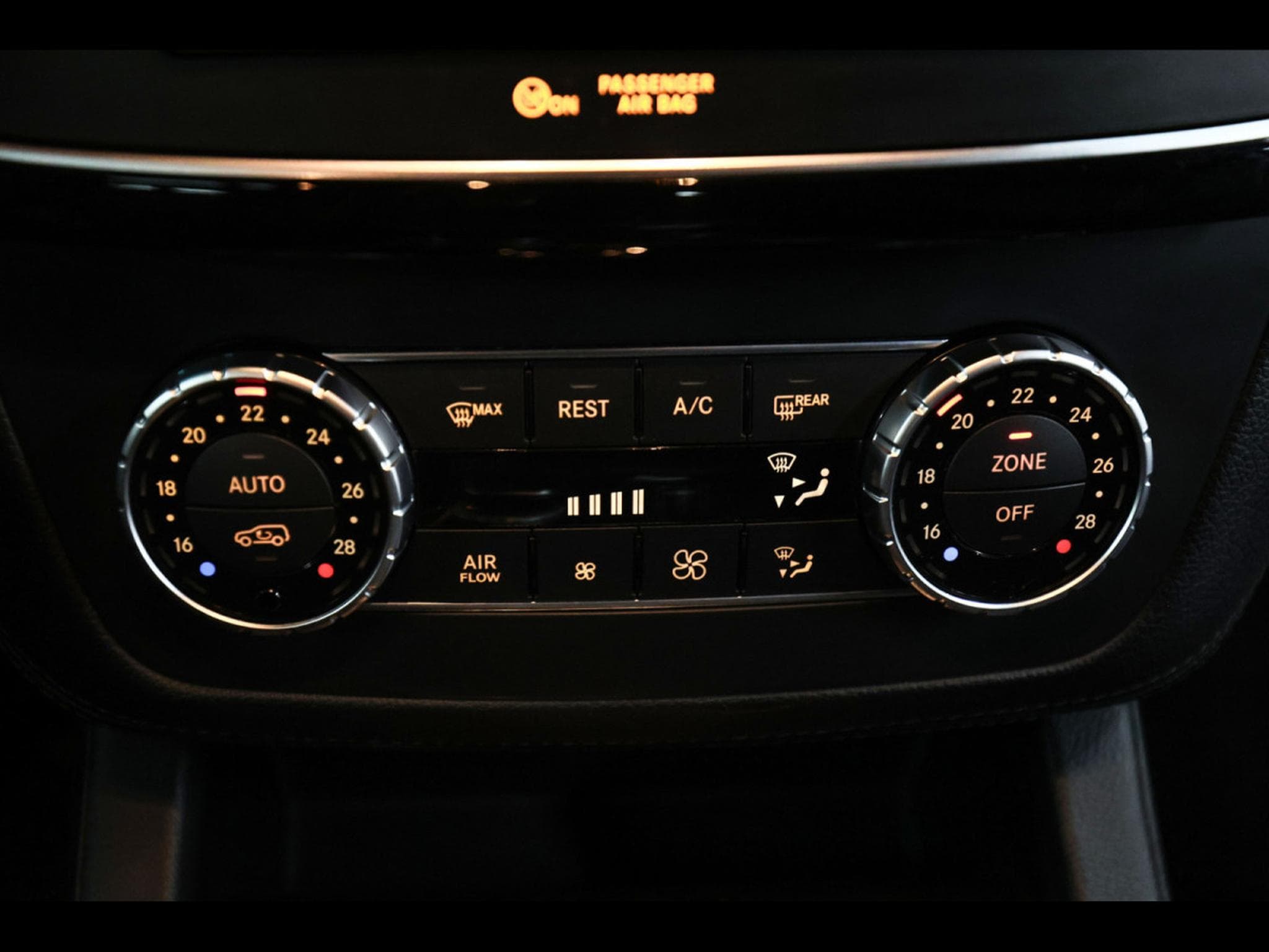 Mercedes GLS 63 AMG V8 5.5 4MATIC 7 PLACES - DIAMOND WHITE METALLIC DESIGNO (2018) - Photo 20