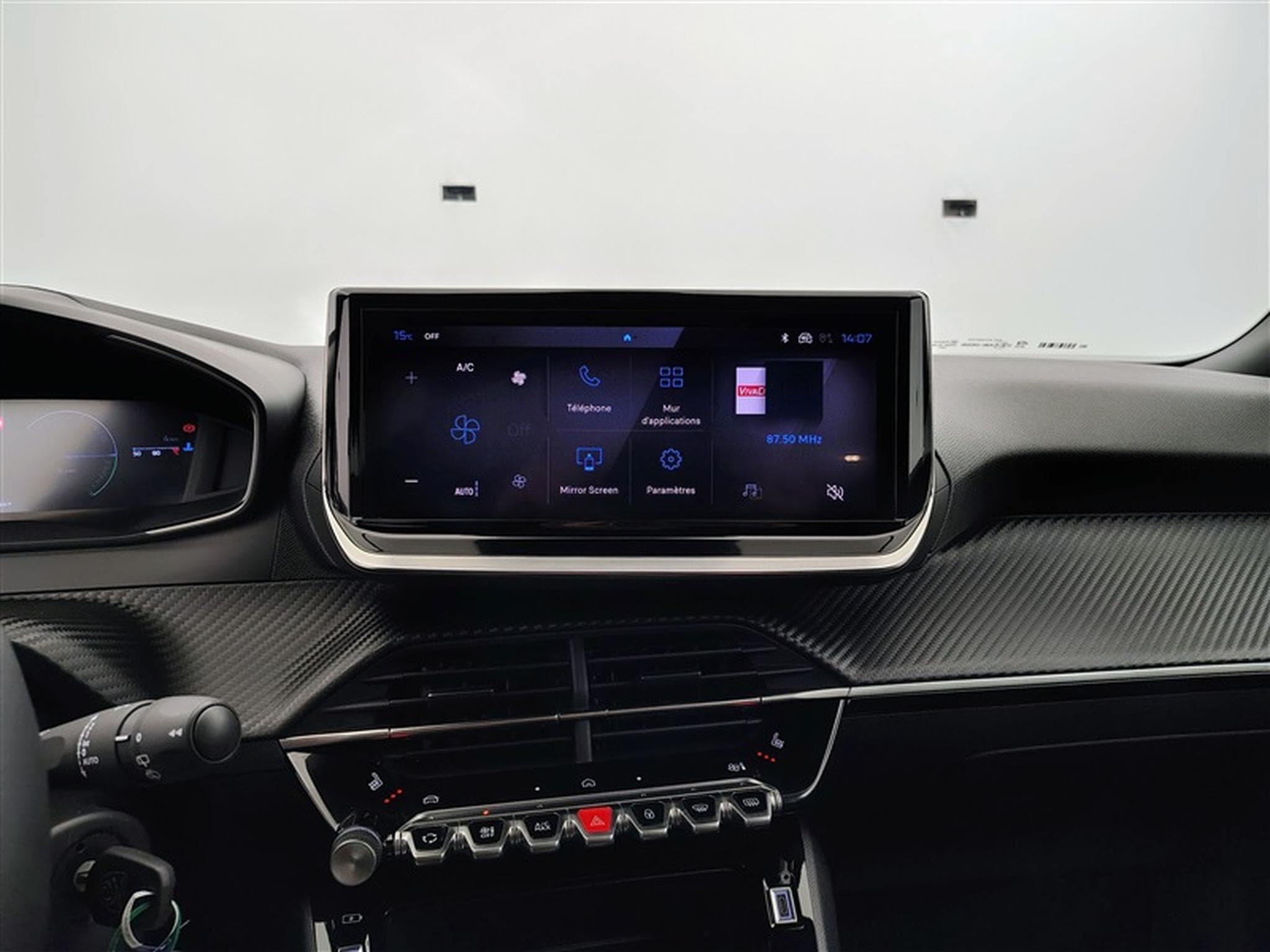 Peugeot 2008 1.2 Hybrid 145Cv E-DCS6 Allure CARPLAY / FULL LED / JA 17" (2025) - Photo 11