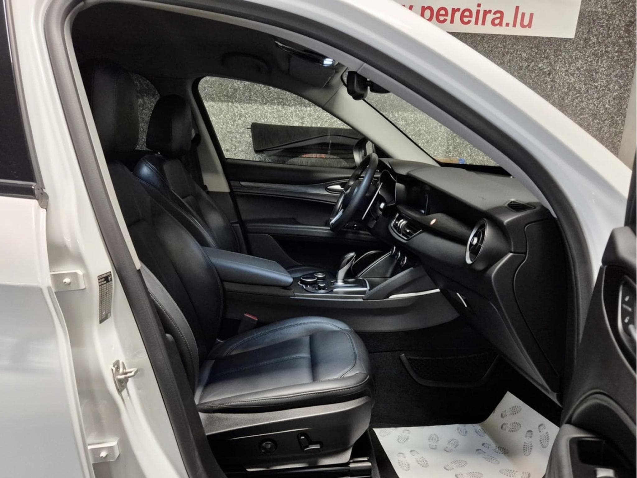 Alfa-Romeo Stelvio 2.0 TURBO Q4 CUIR NAVI (2019) - Photo 4