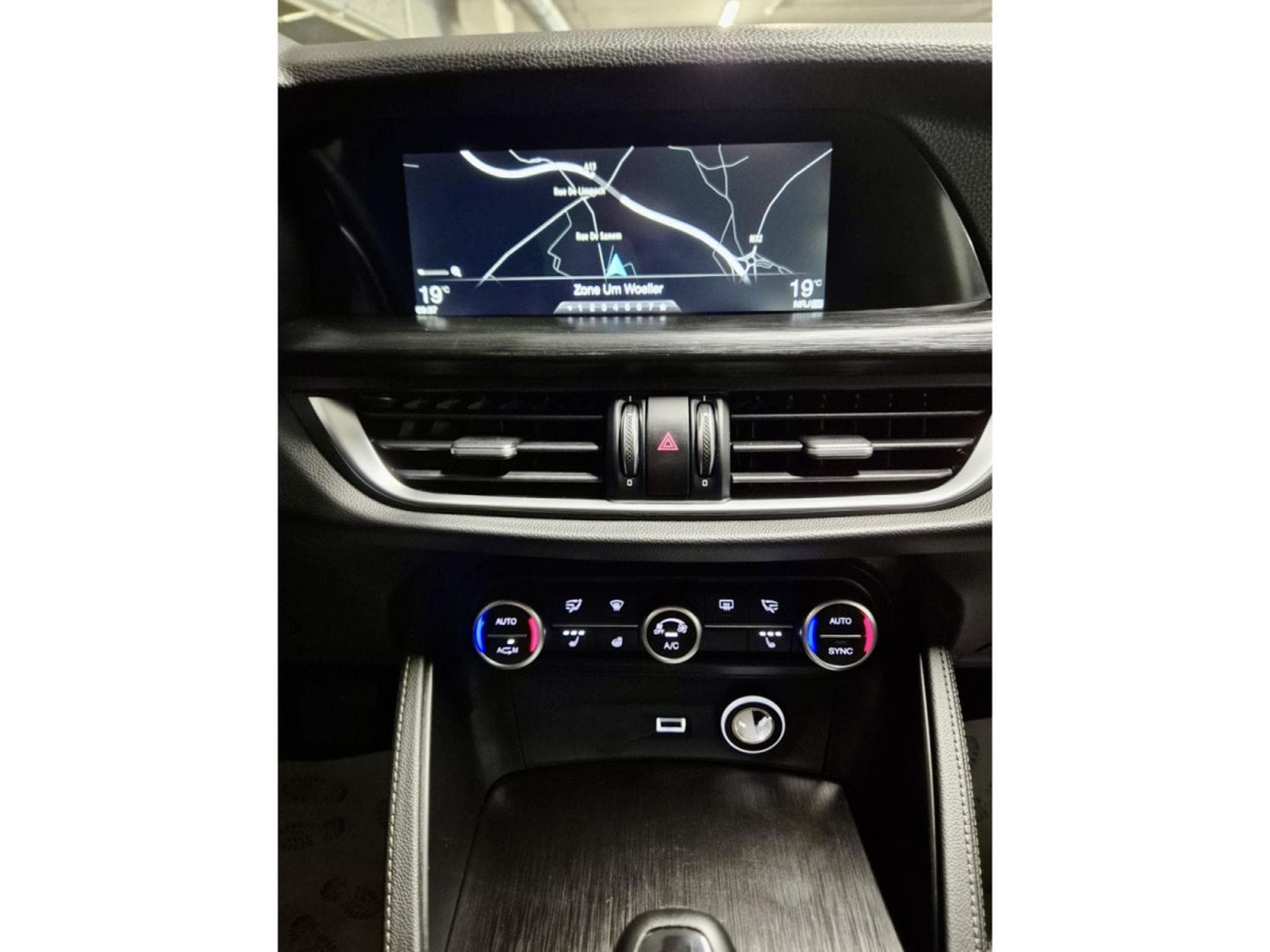 Alfa-Romeo Stelvio 2.0 TURBO Q4 CUIR NAVI (2019) - Photo 8
