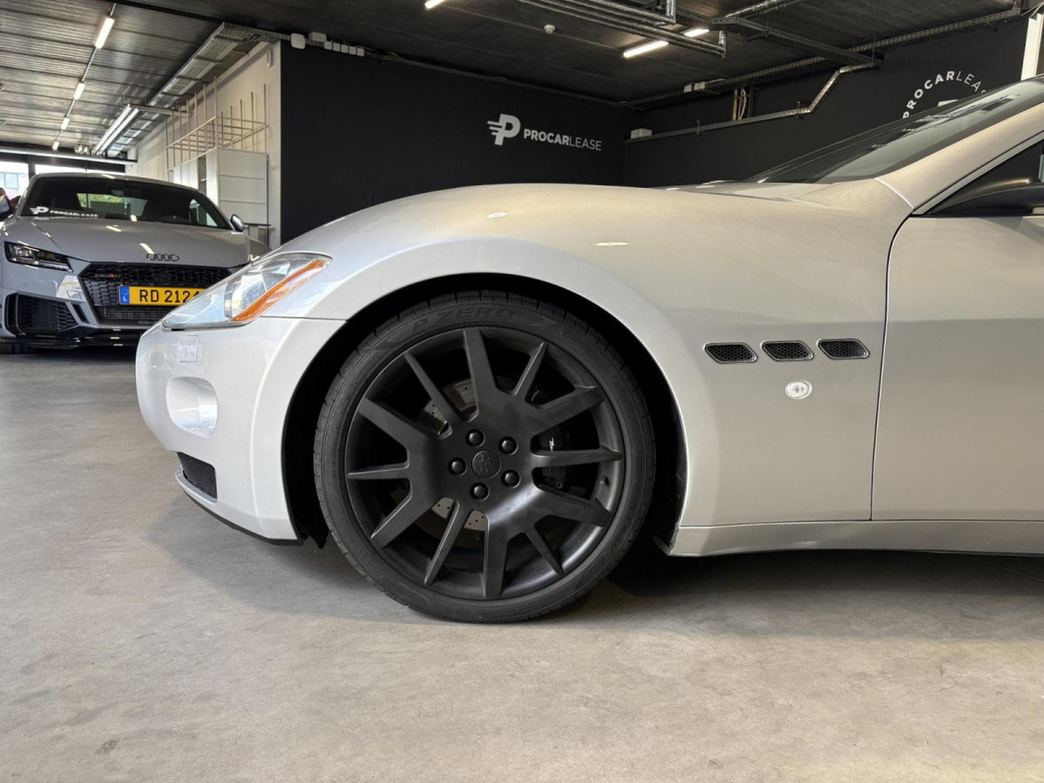 Maserati GranTurismo MASERATI GRANTURISMO 4.2 V8 405 CV/GPS/CUIR/Xénon/ (2009) - Photo 12