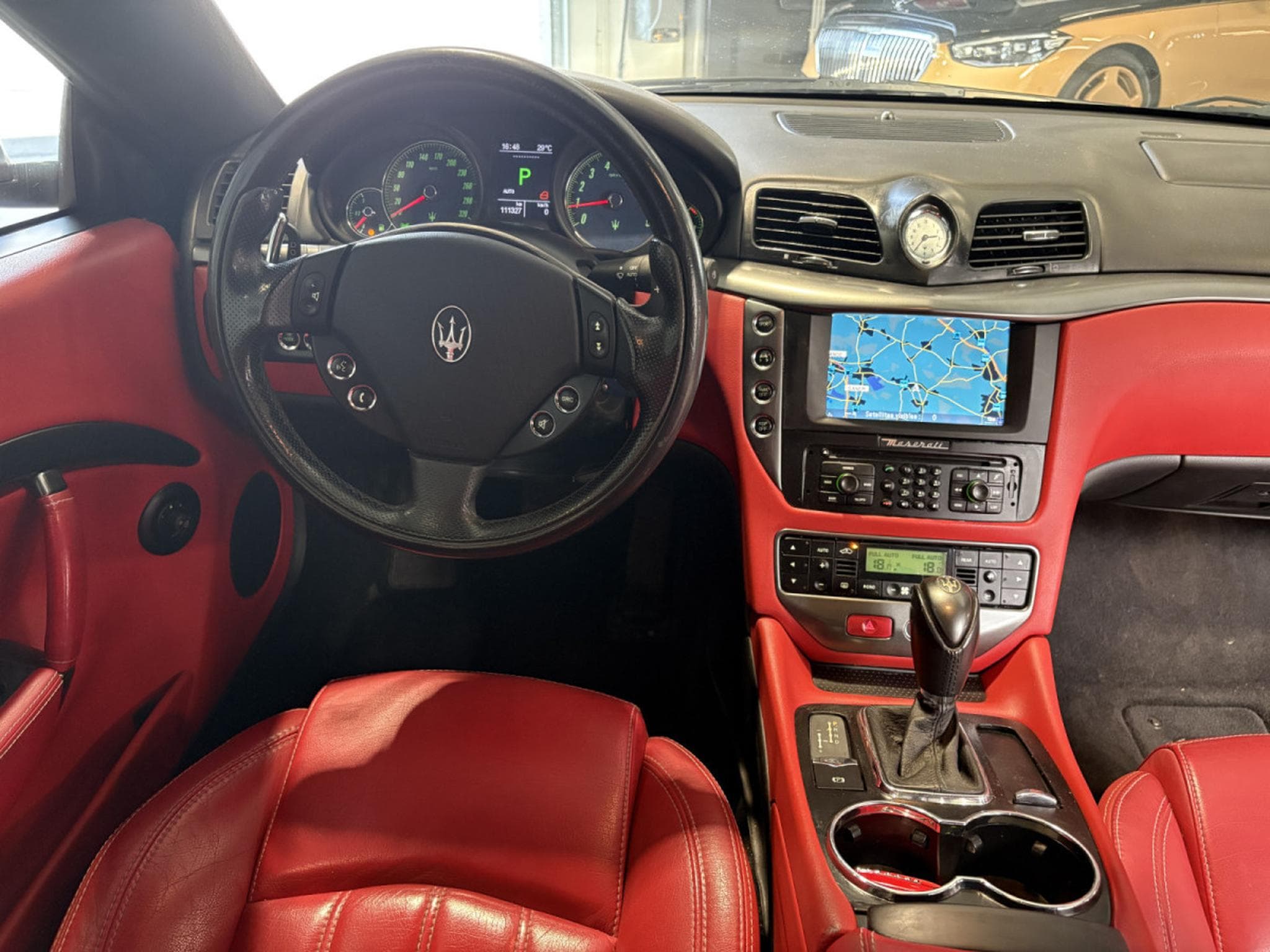 Maserati GranTurismo MASERATI GRANTURISMO 4.2 V8 405 CV/GPS/CUIR/Xénon/ (2009) - Photo 18