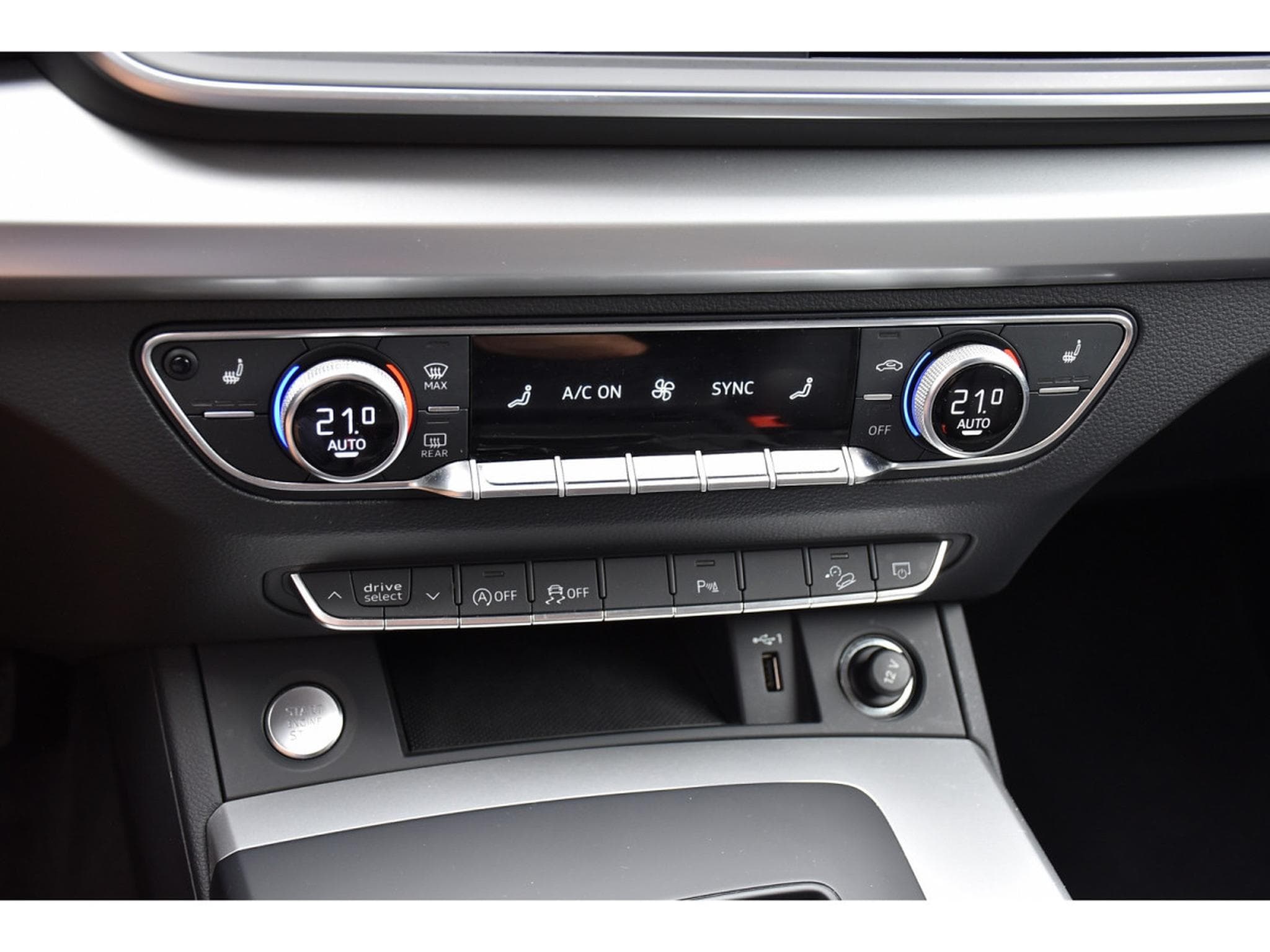 Audi Q5 40 TFSI Quattro S-Line S-Tronic CUIR LANE CAM MATRIX 1° MAIN (2024) - Photo 19