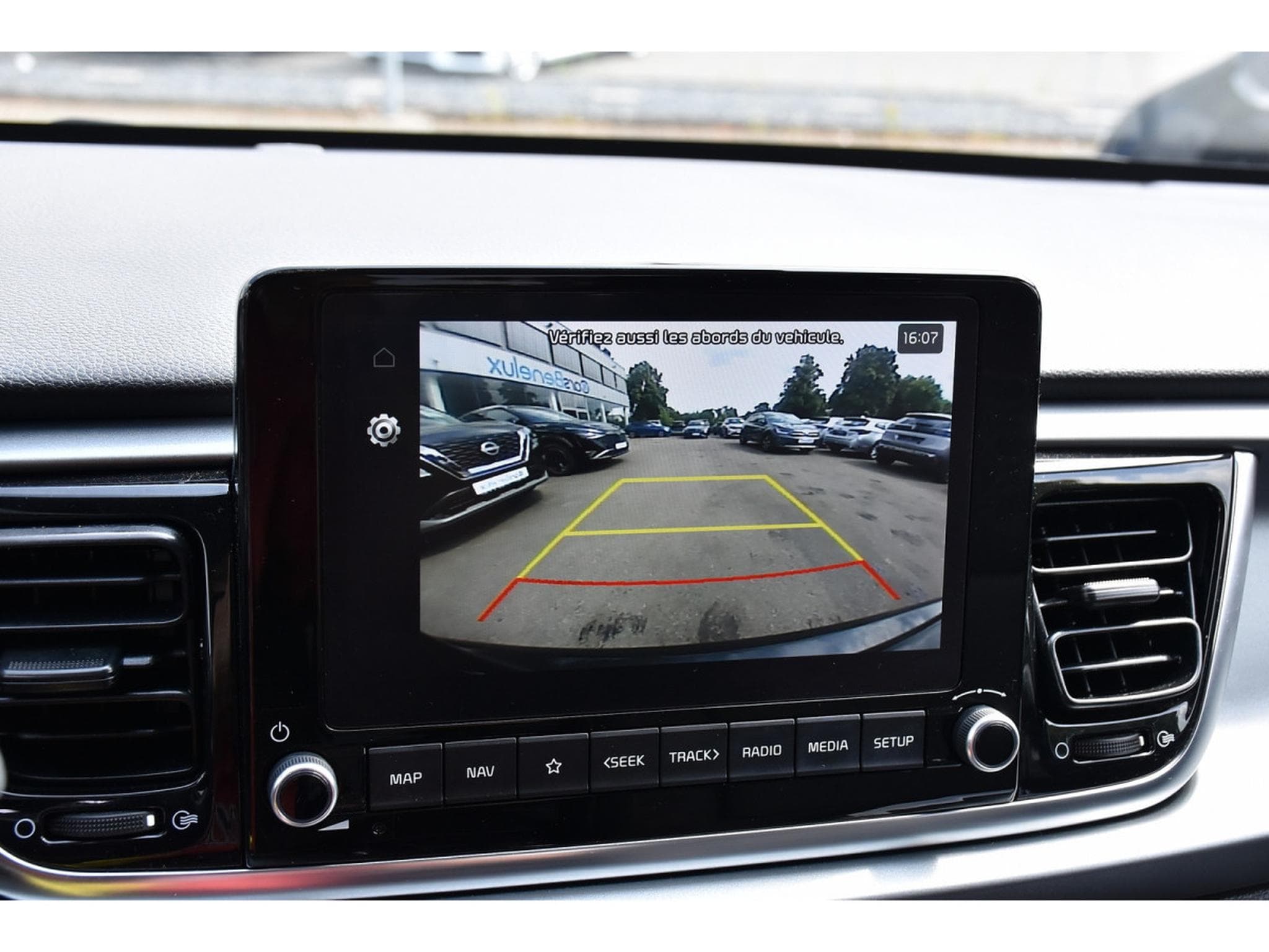 Kia Rio 1.2i Pulse REGUL GPS LANE CAM 1° MAIN (2023) - Photo 11